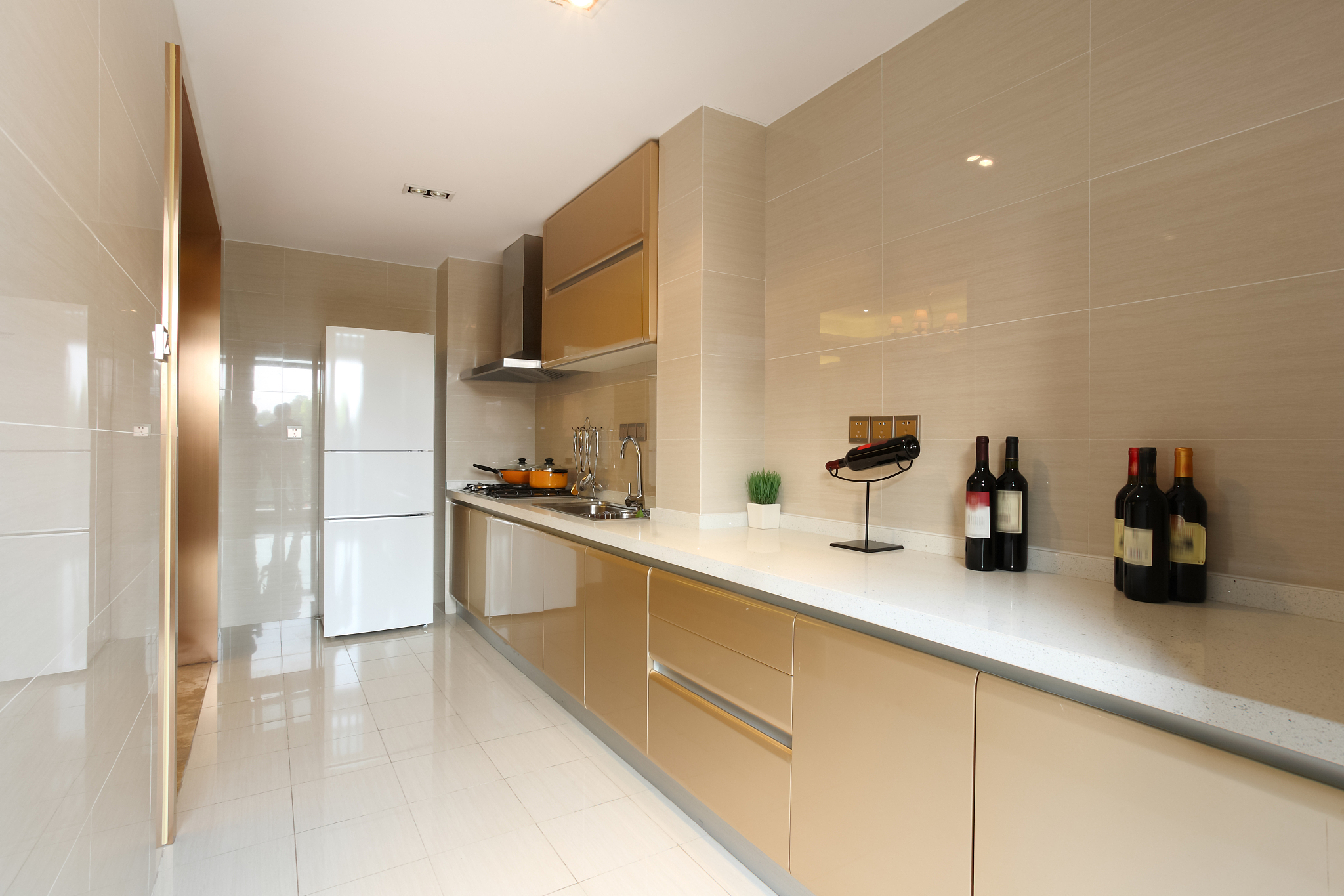 省钱又快捷的装修材料：不锈钢免漆板的优势与选购指南