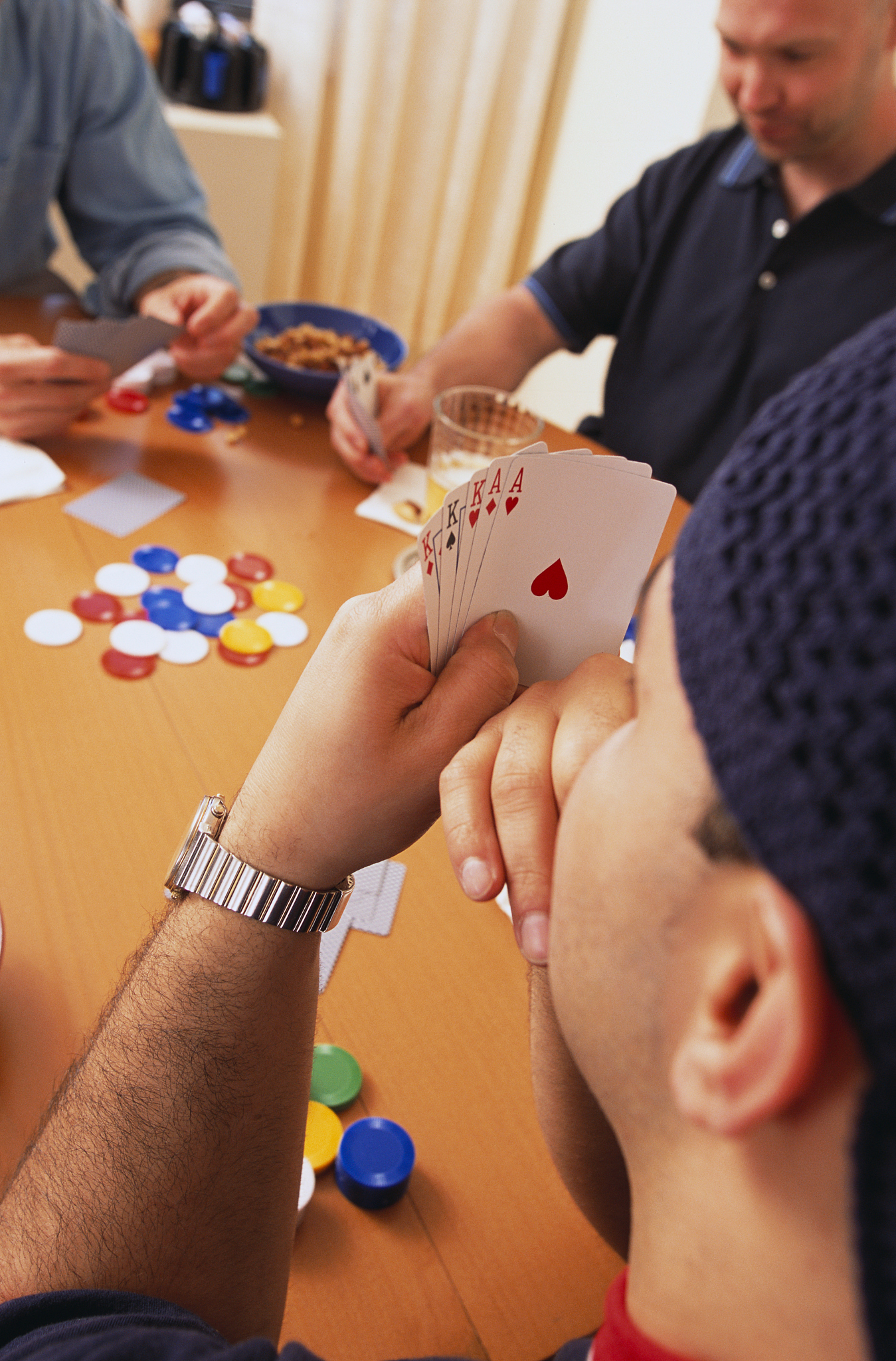 13岁女生可以打扑克吗