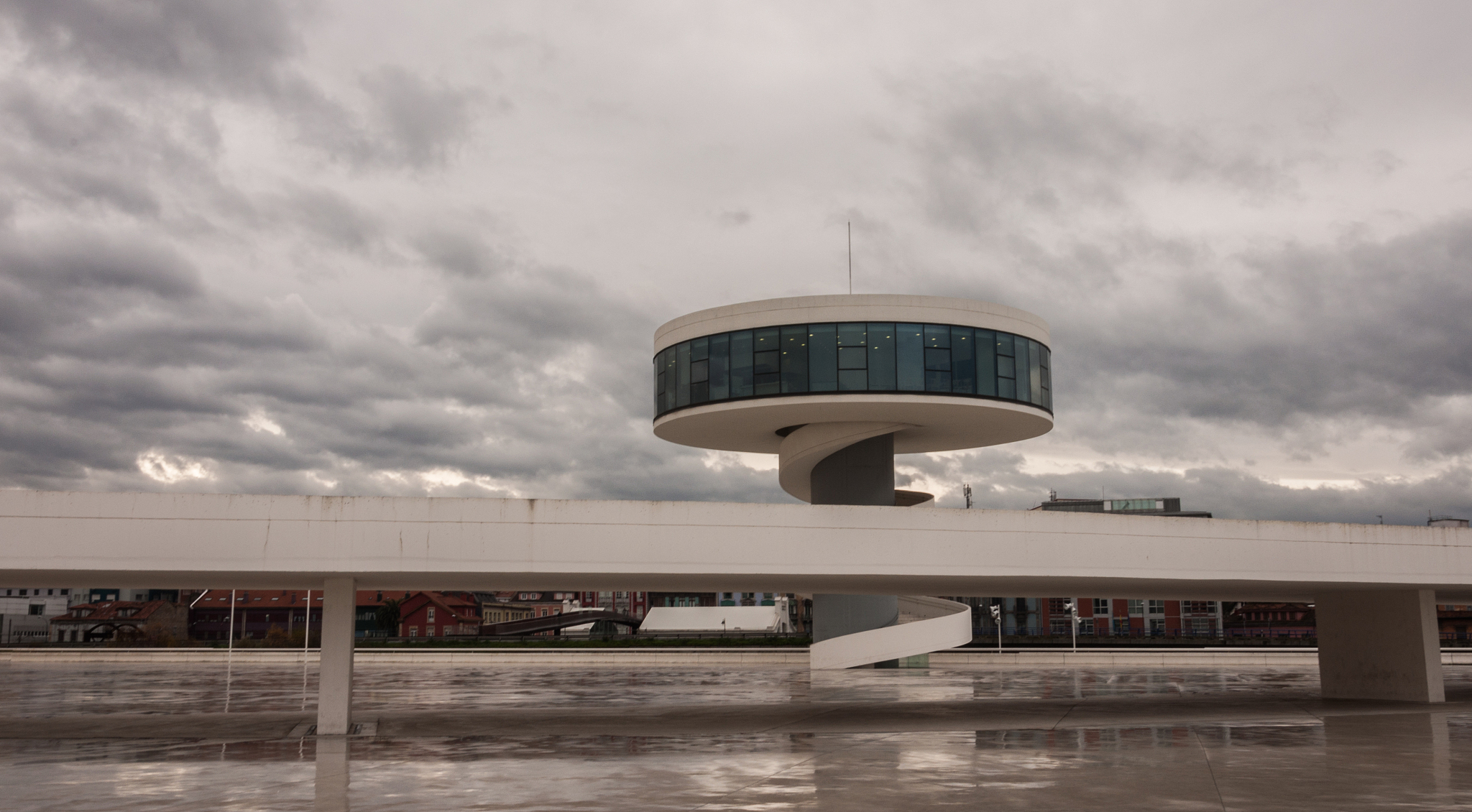 阿联酋迪拜世贸中心规划三维设计及展示 帮我把这段话翻译成英文