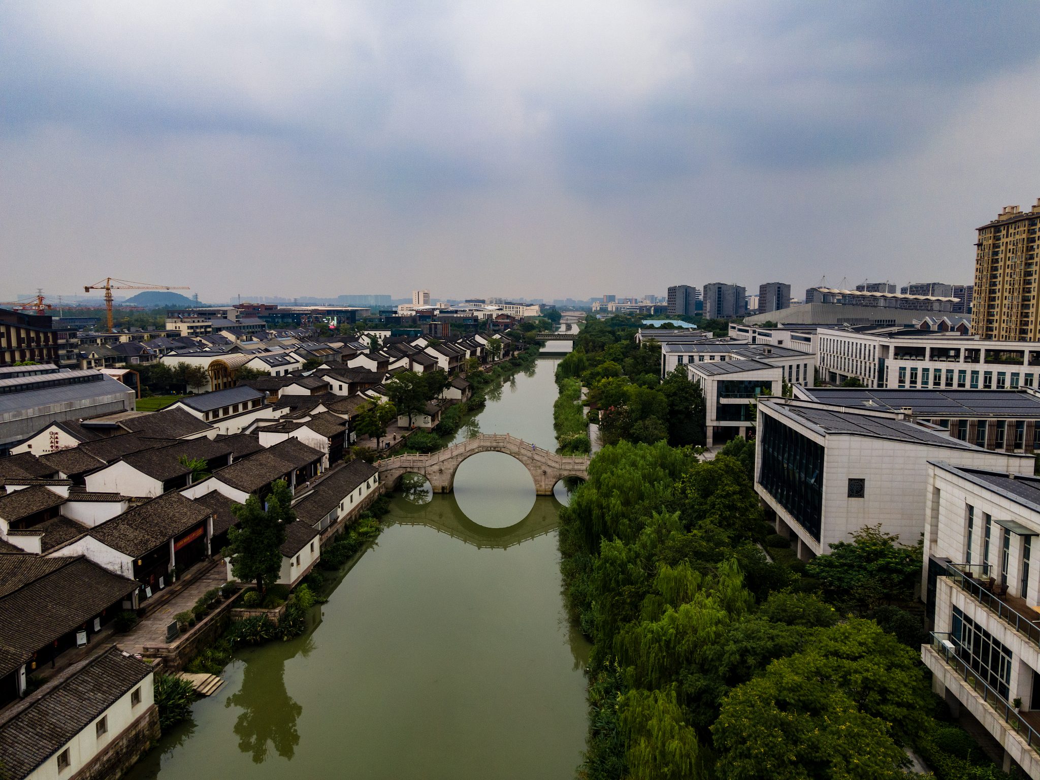 航拍杭州未来科技城梦想小镇