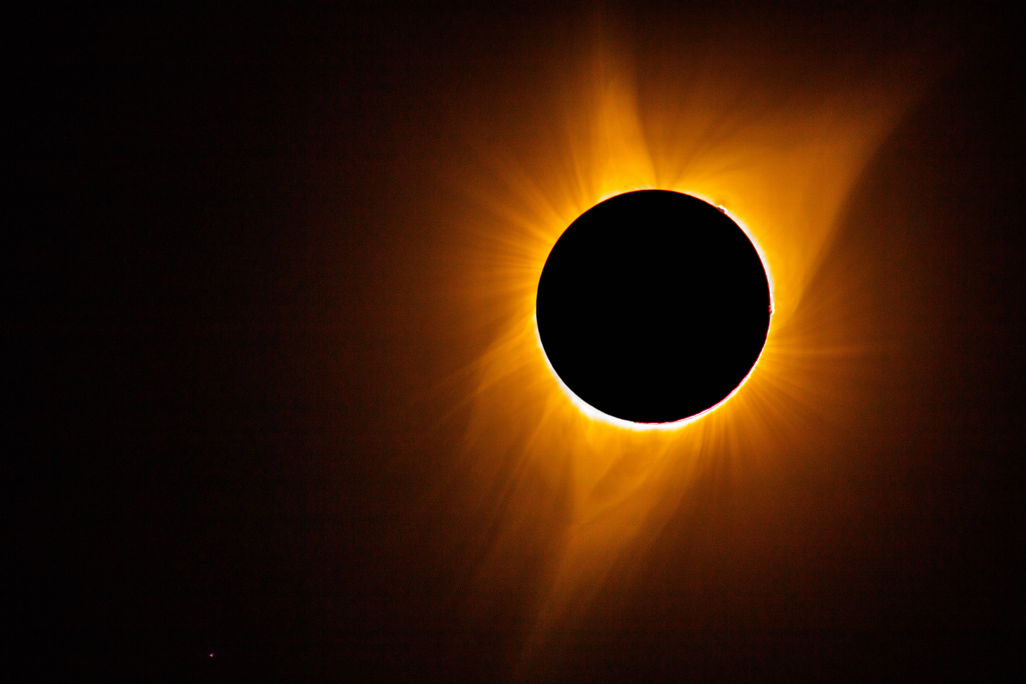 totality shows the sun's corona