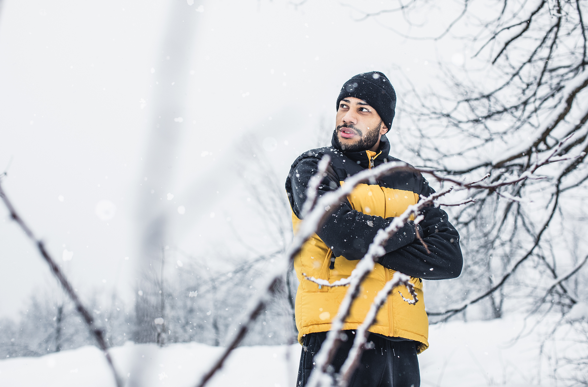 男人冬天手脚冰凉是怎么回事儿