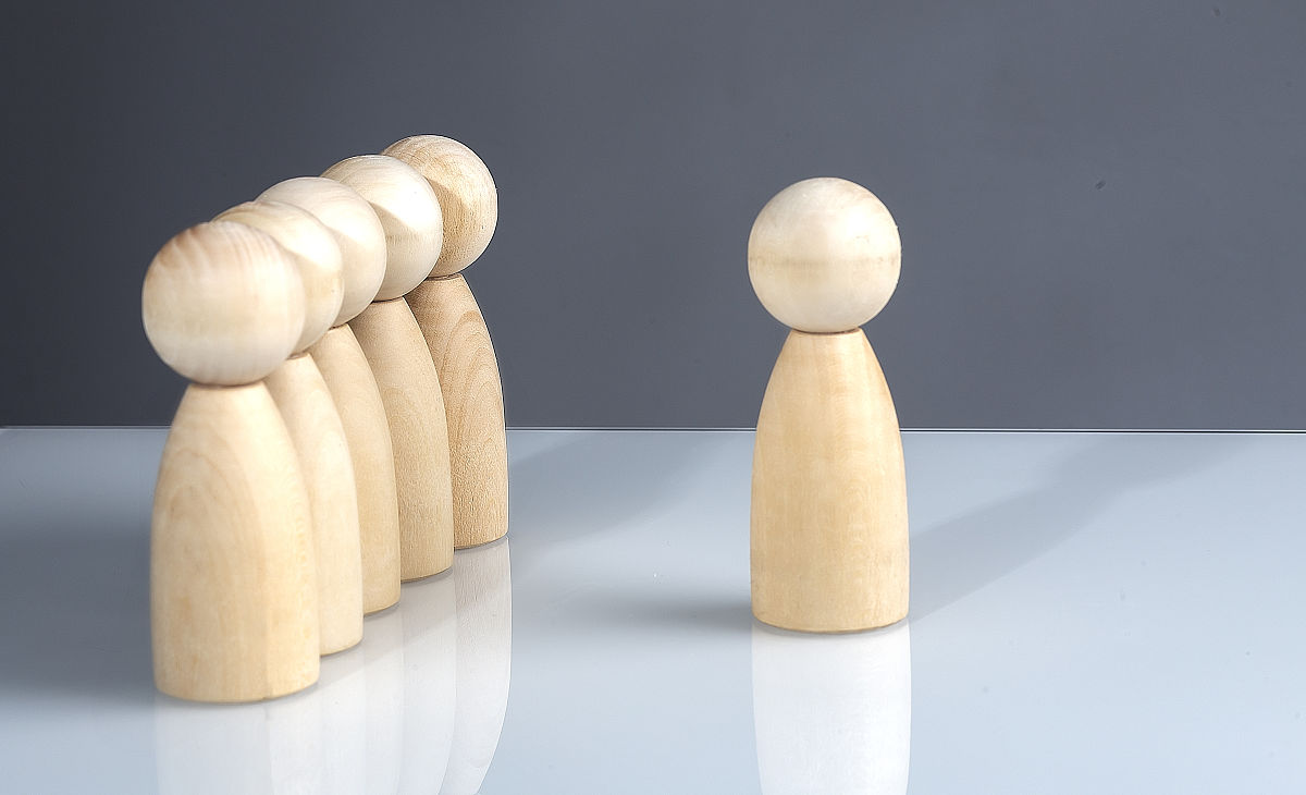 优秀学生特质：学习态度、自主能力、学术成就与综合素质