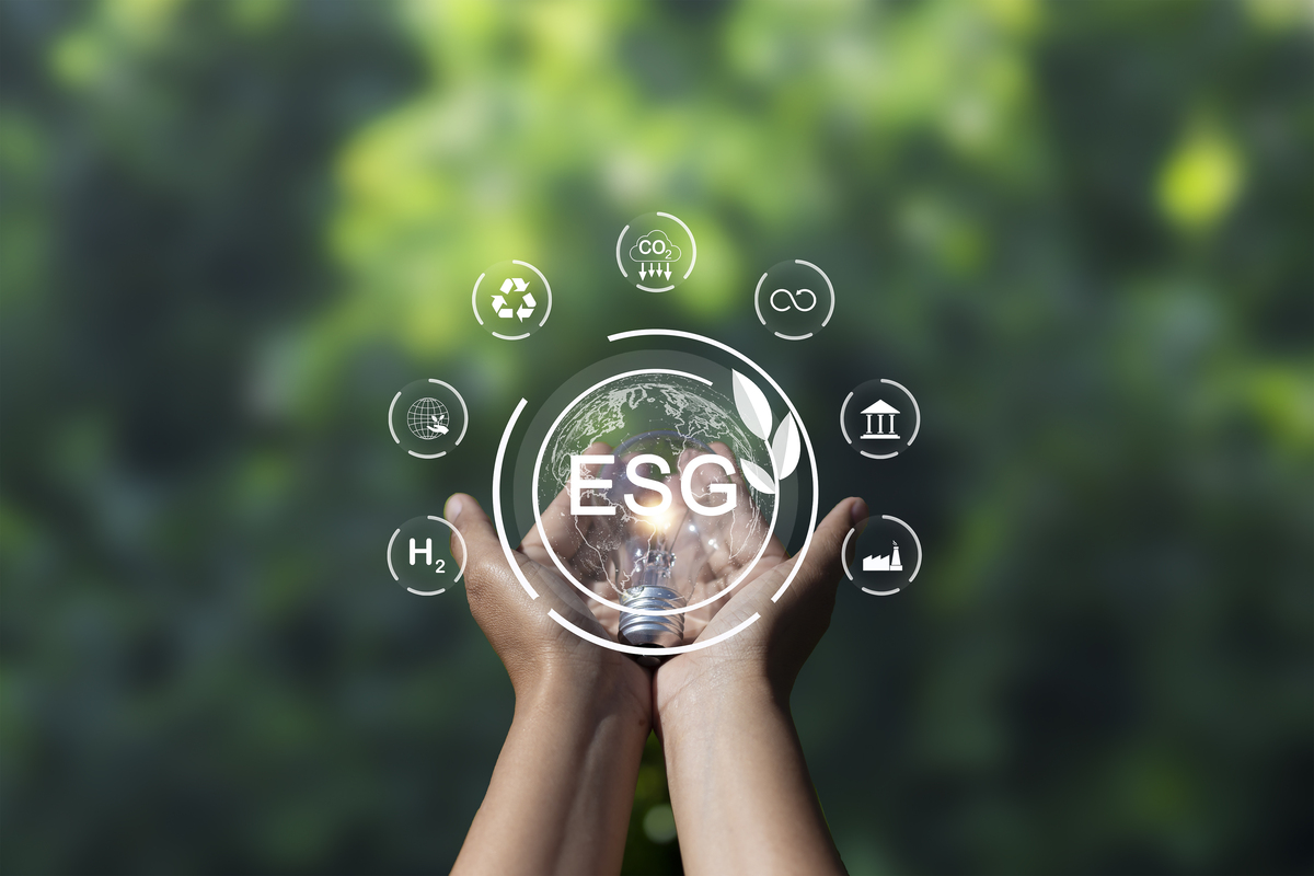 以社会服务的创新：提高服务质量和效率为题写一篇1200字文章