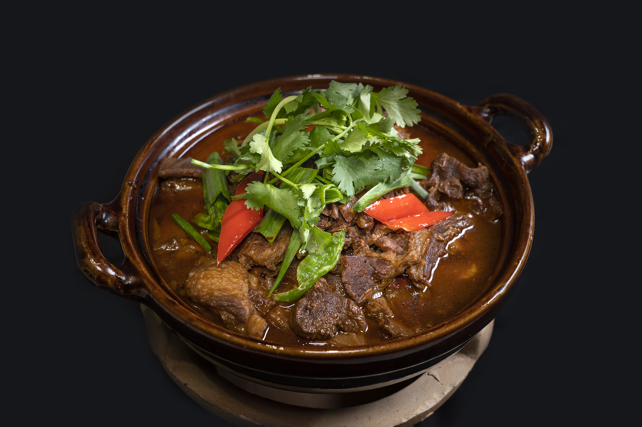 香浓牛骨汤锅：香味四溢，回味无穷