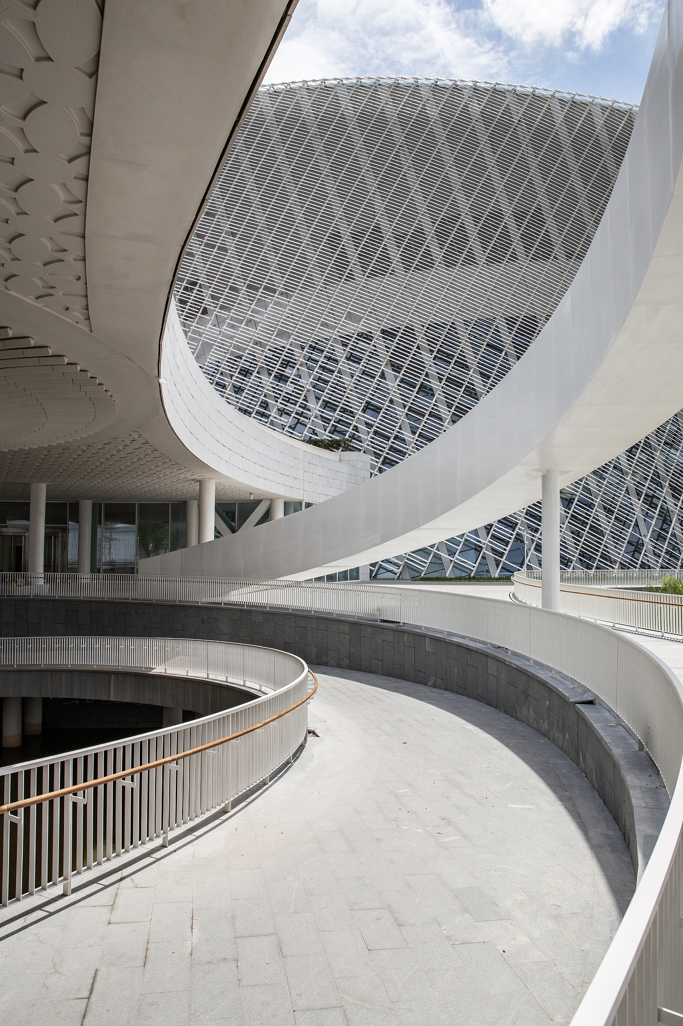 福州媒体曝光求助热线是多少？最管用的曝光平台 要求：创建一篇1500至2000字的解决方案