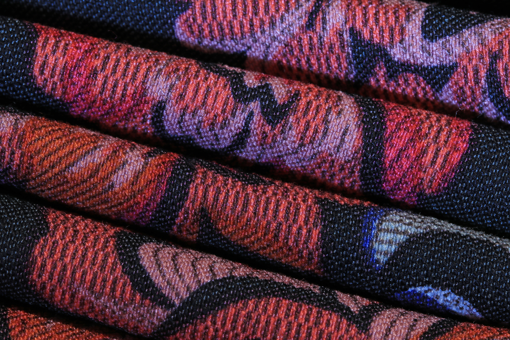 尼龙66和氨纶混纺织物染色温度和工艺是什么？