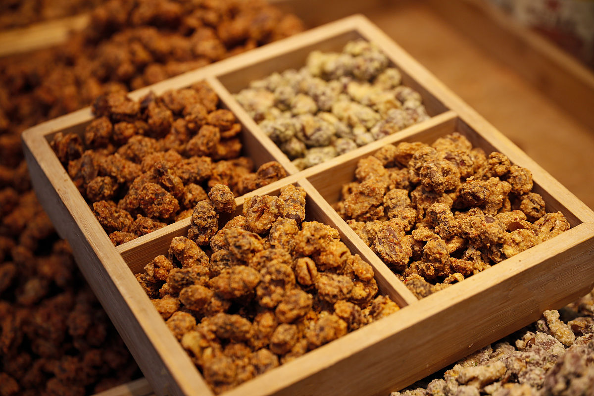 重庆美食城空间布局策划：打造舒适、便捷、多元化用餐体验