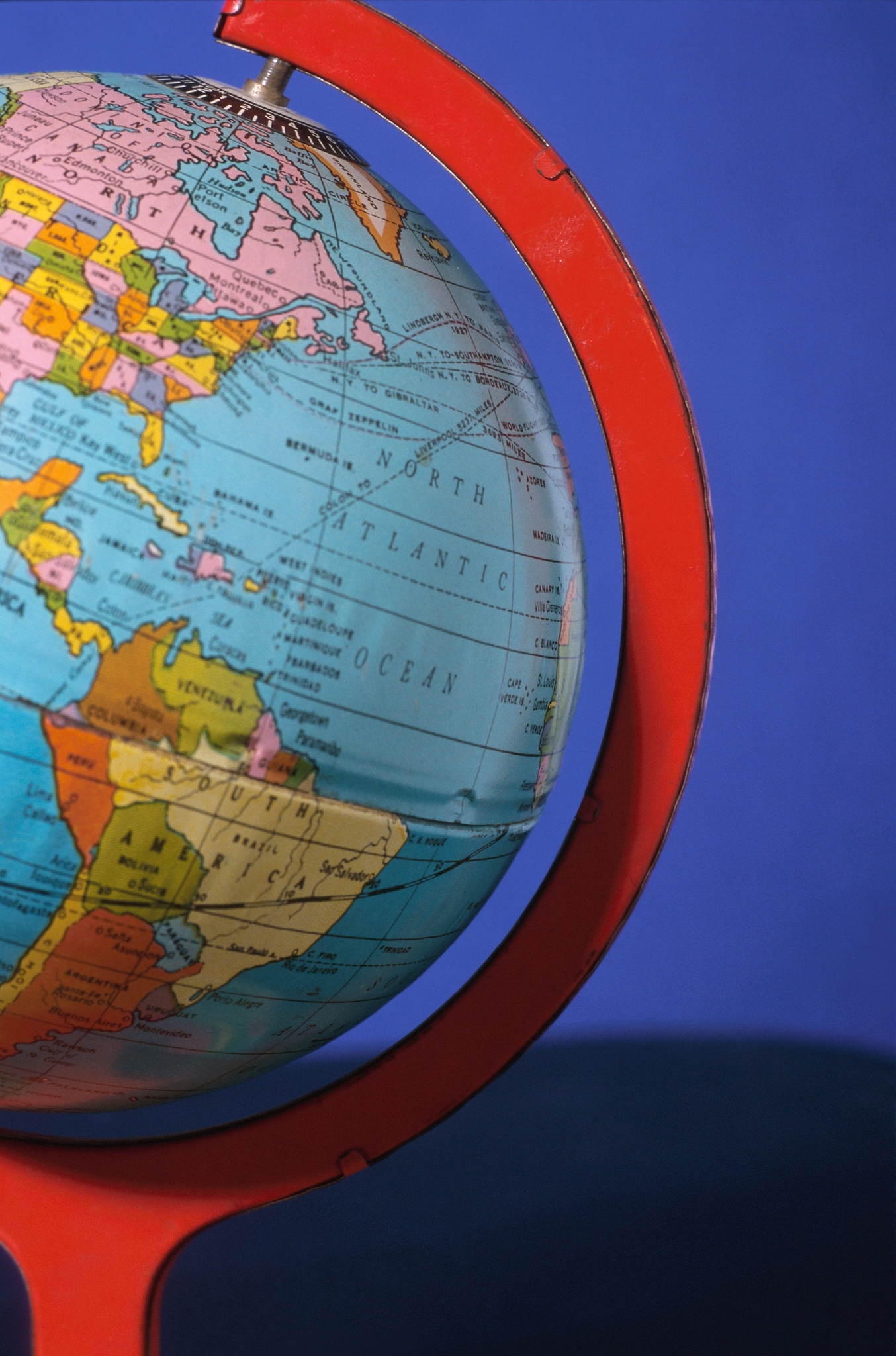 摘 要：在全球化发展的背景下世界各地对世界本源问题的探讨加剧中西方差异随之产生采用自然辩证法可以让我们更好地理解世界本源问题。自然辩证法从宏观的微观两个方面对世界本源问题进行了探究引出认识世界本源是推动人类进步的重要前提矛盾和斗争是推动事物发展的重要动力尊重自然规律是人类共同的责任建立正确的世界观和价值观是推动人类进步的基础。最后将自然辩证法应用到世界本源问题上可以更好地促进人与自然和谐共生指导科