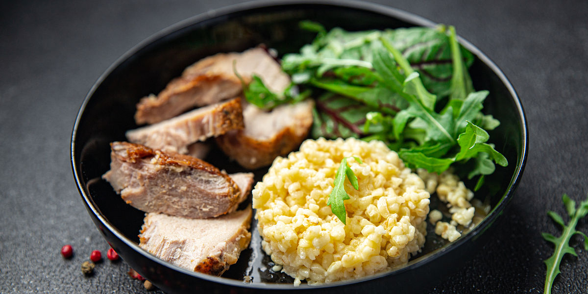 河北省技师学院食堂菜价合理吗？学生们都在关注！