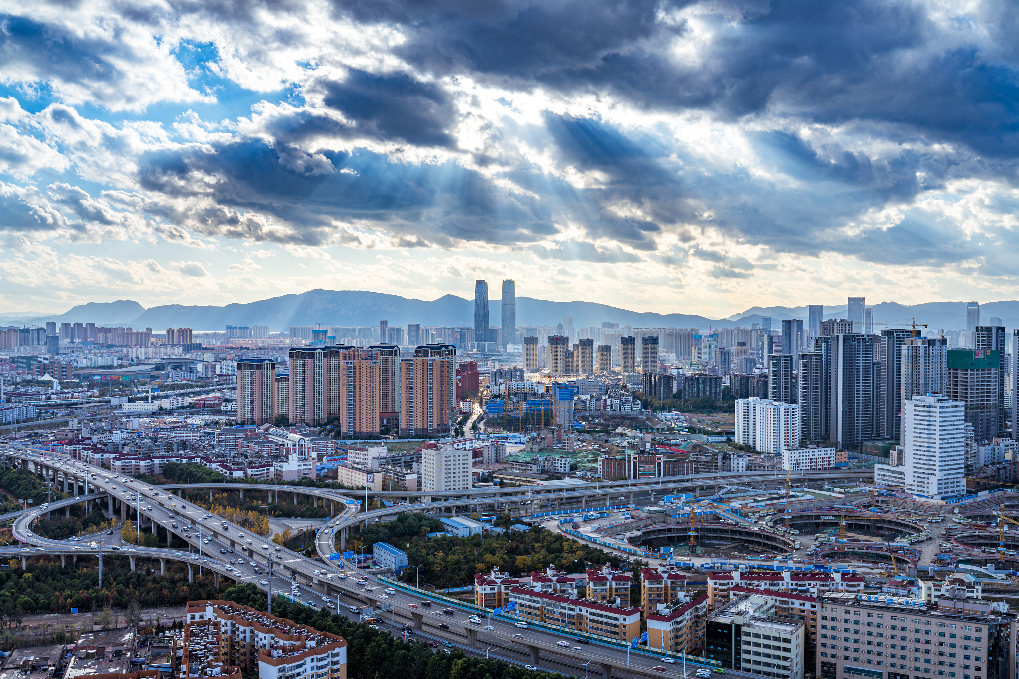 昆明医科大学热门专业推荐：医学、口腔医学、药学、护理学