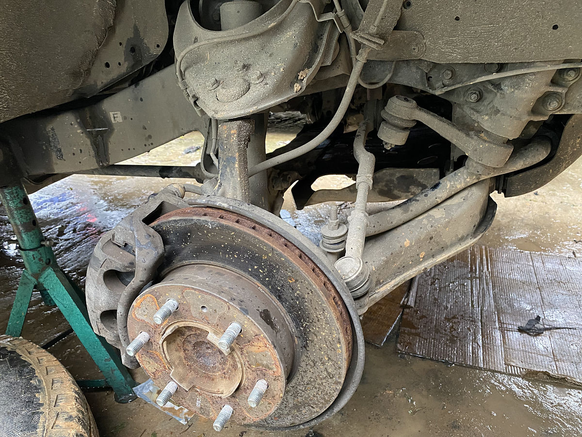 分析起落架前撑杆腐蚀原因