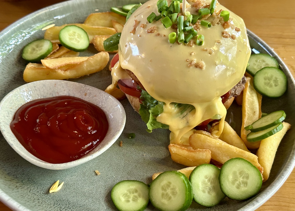 I made a small steak with tomato base and rice I had made before and potatoe and sliced tomatoes and And avocado sliced