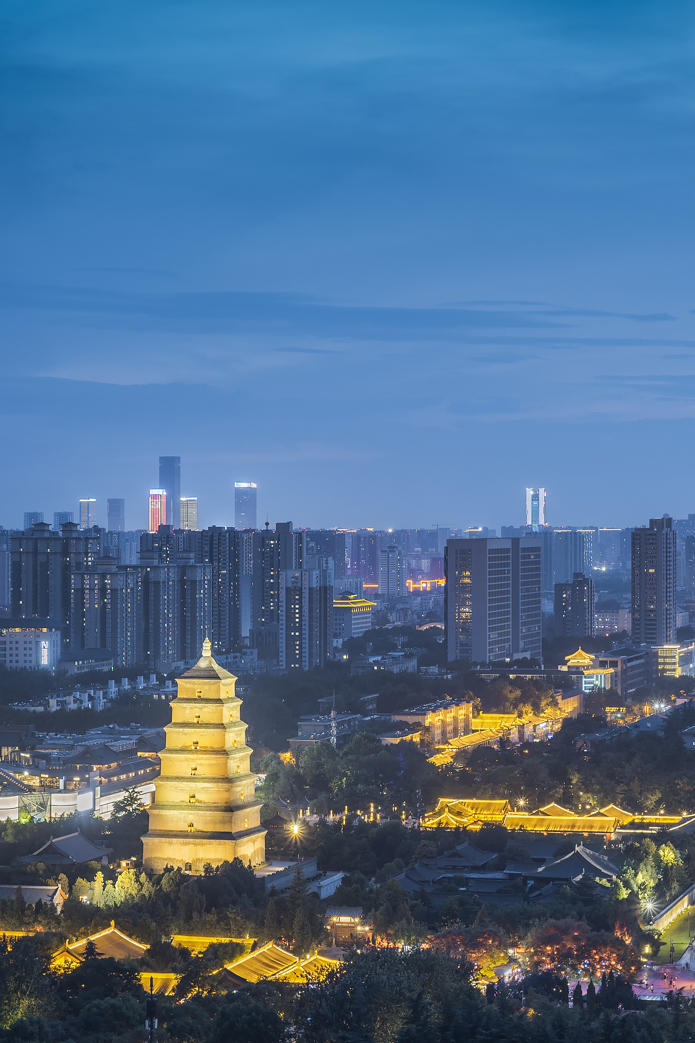 西安大雁塔长焦夜景
