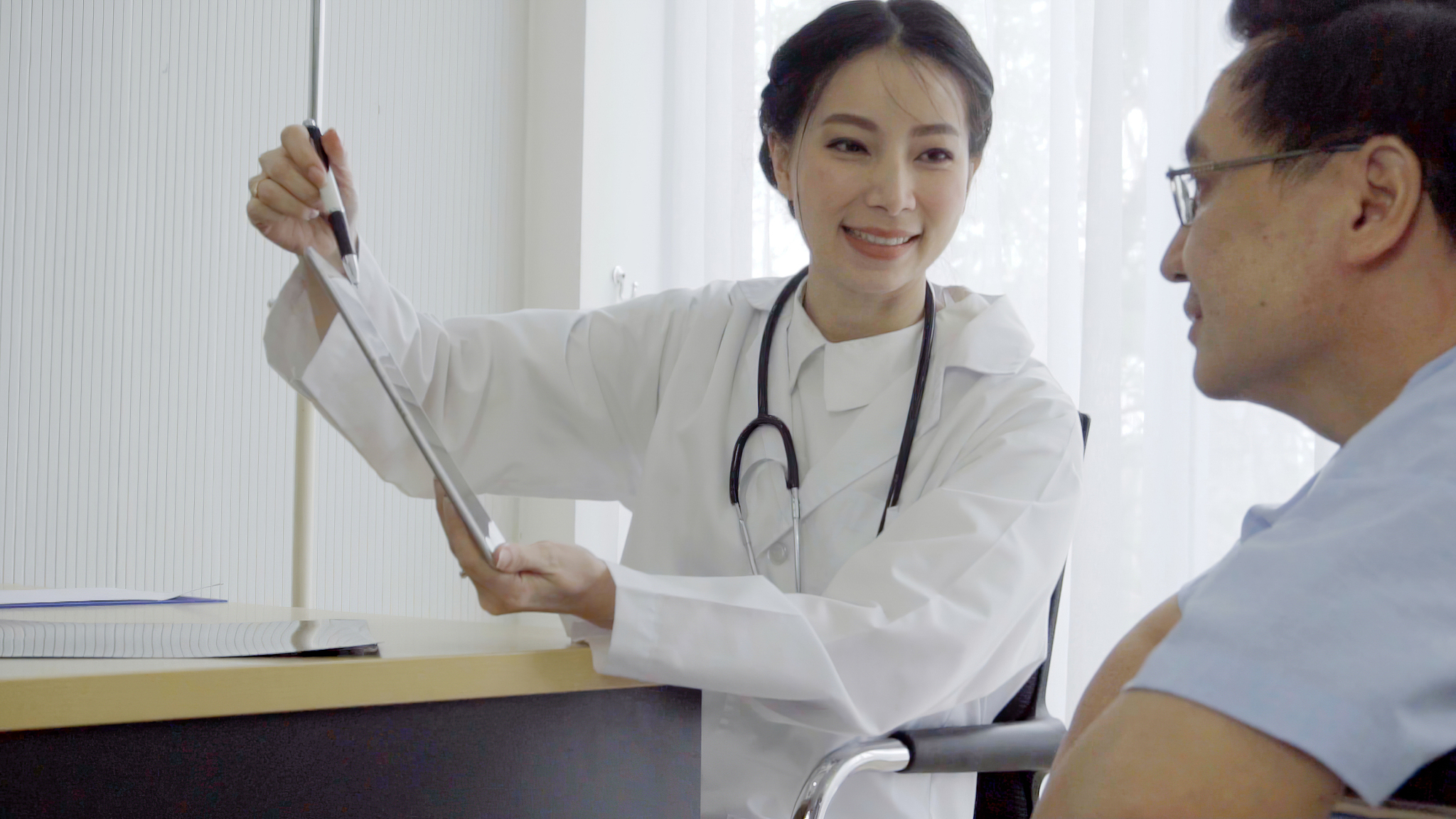 初中生能报读成都卫校护理专业吗？