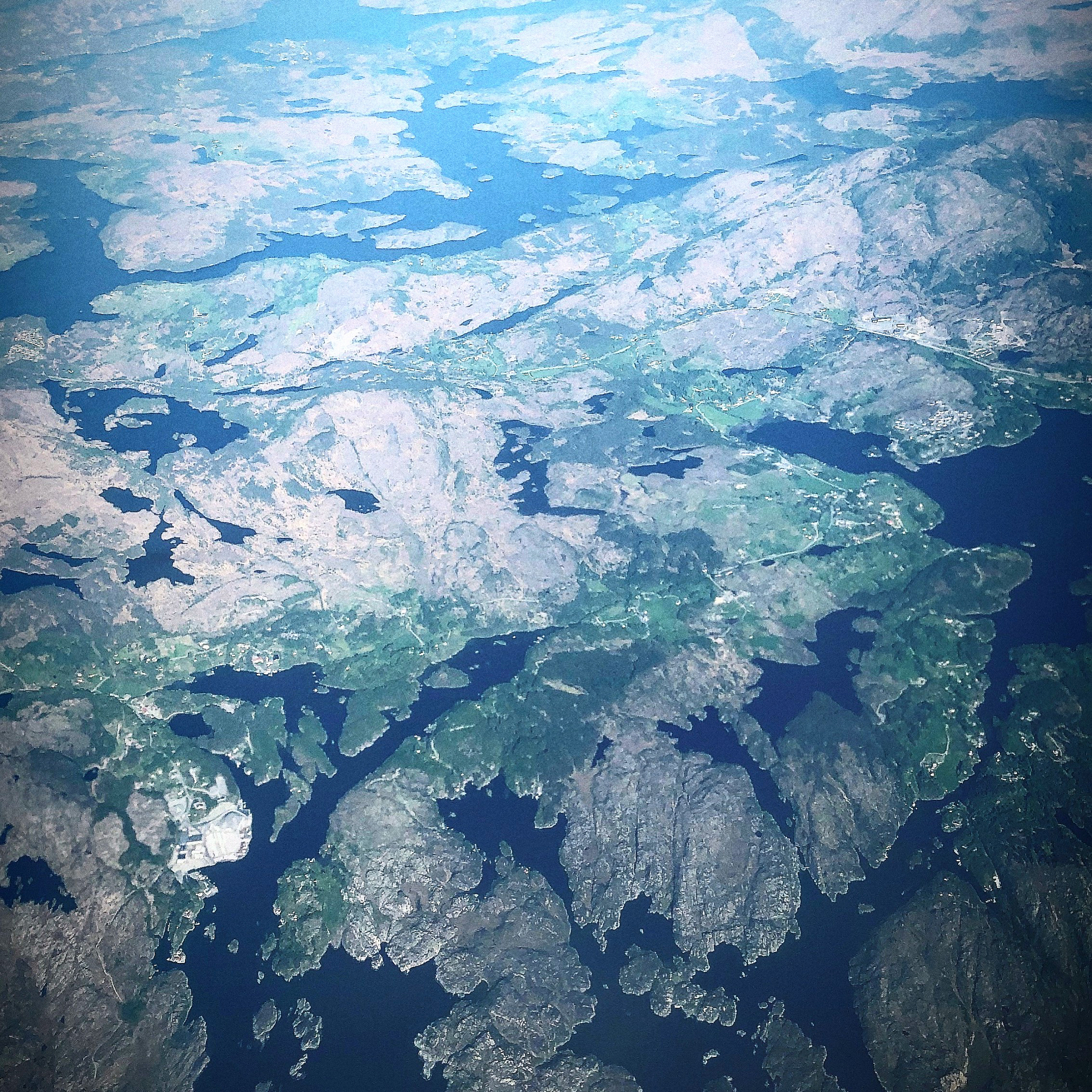 因天气、地形、地质和项目周边环境等自然条件的变化采取的临时措施及其它所发生的费用。如何表述