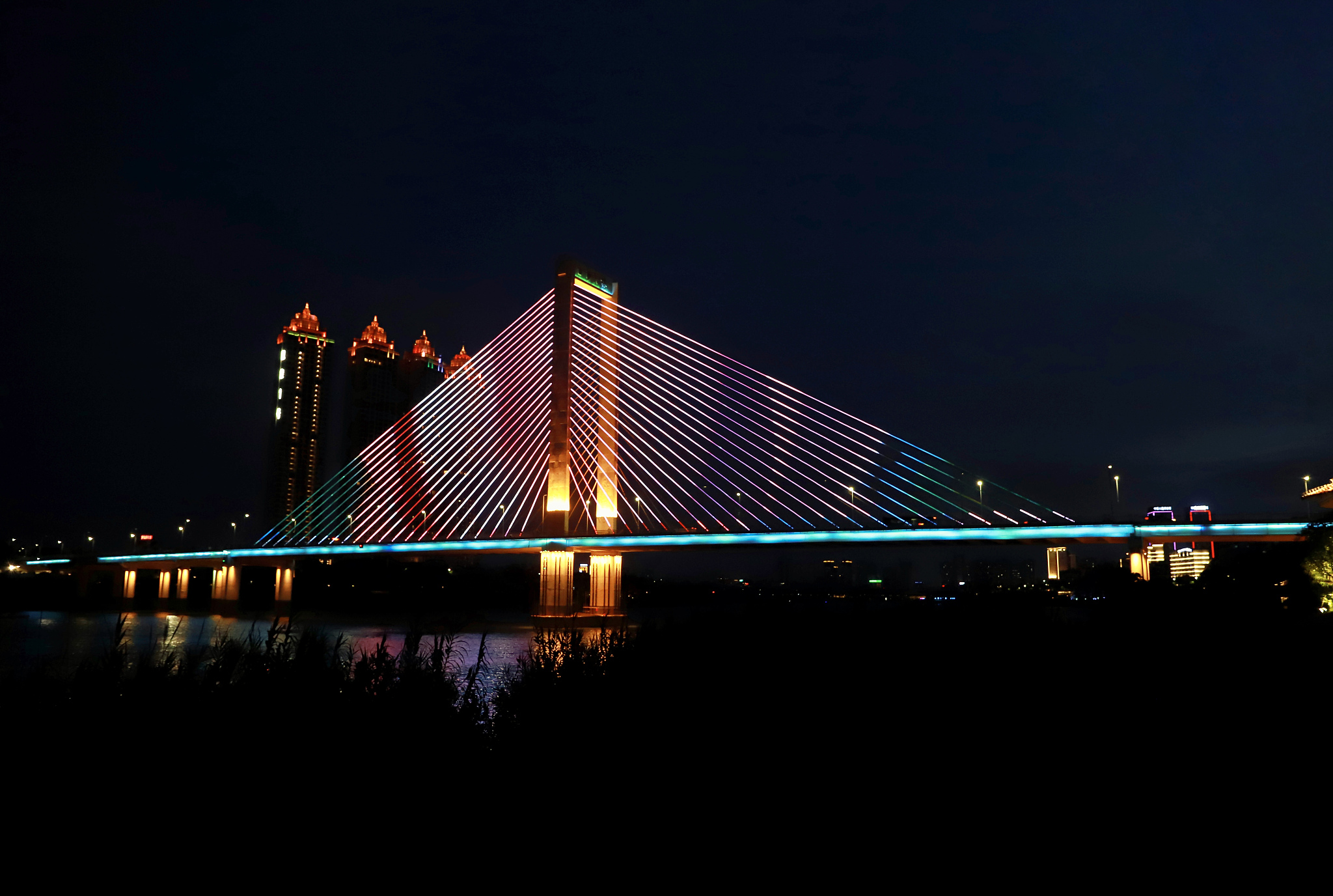 广西桂林商贸旅游技工学校2021年招生简章：招生对象及优势