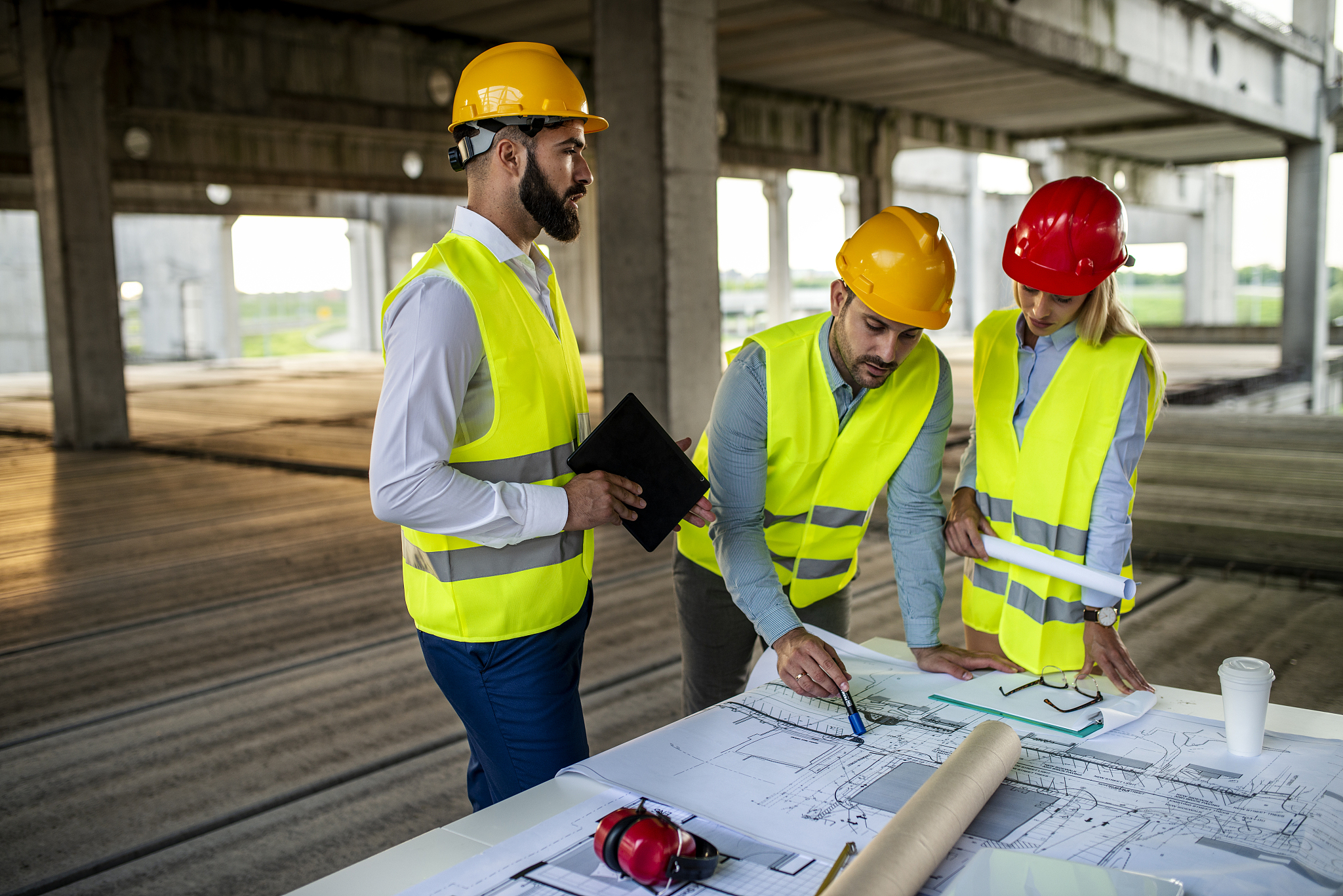 group of engineering team had meeting at working site