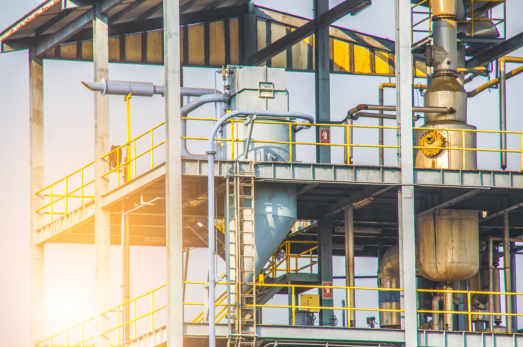 南充石油化工职业学校2021年招生专业：石油化工、化工分析、机械制造等