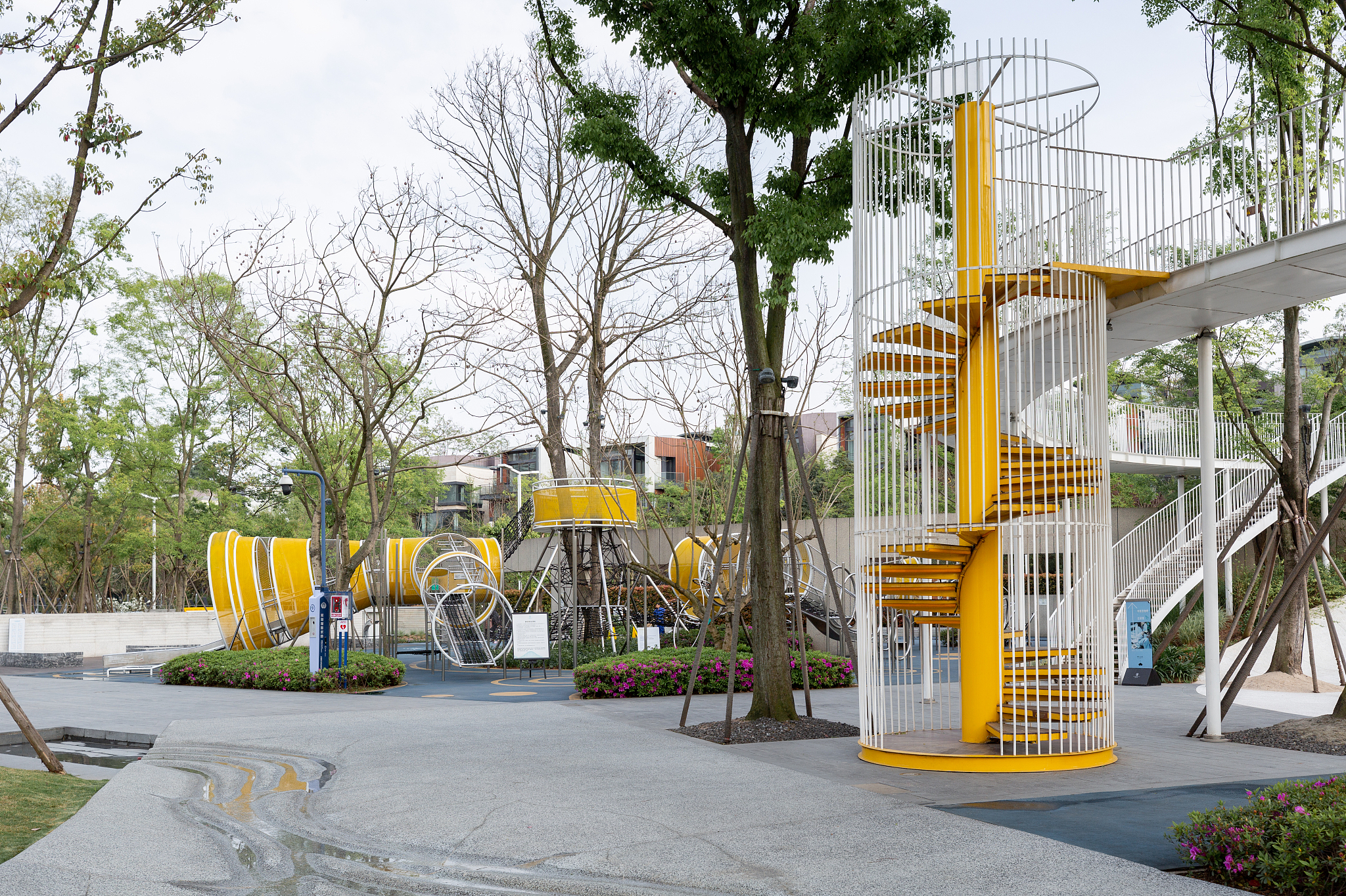 环境艺术设计专业创新产品：可持续景观到数字化体验