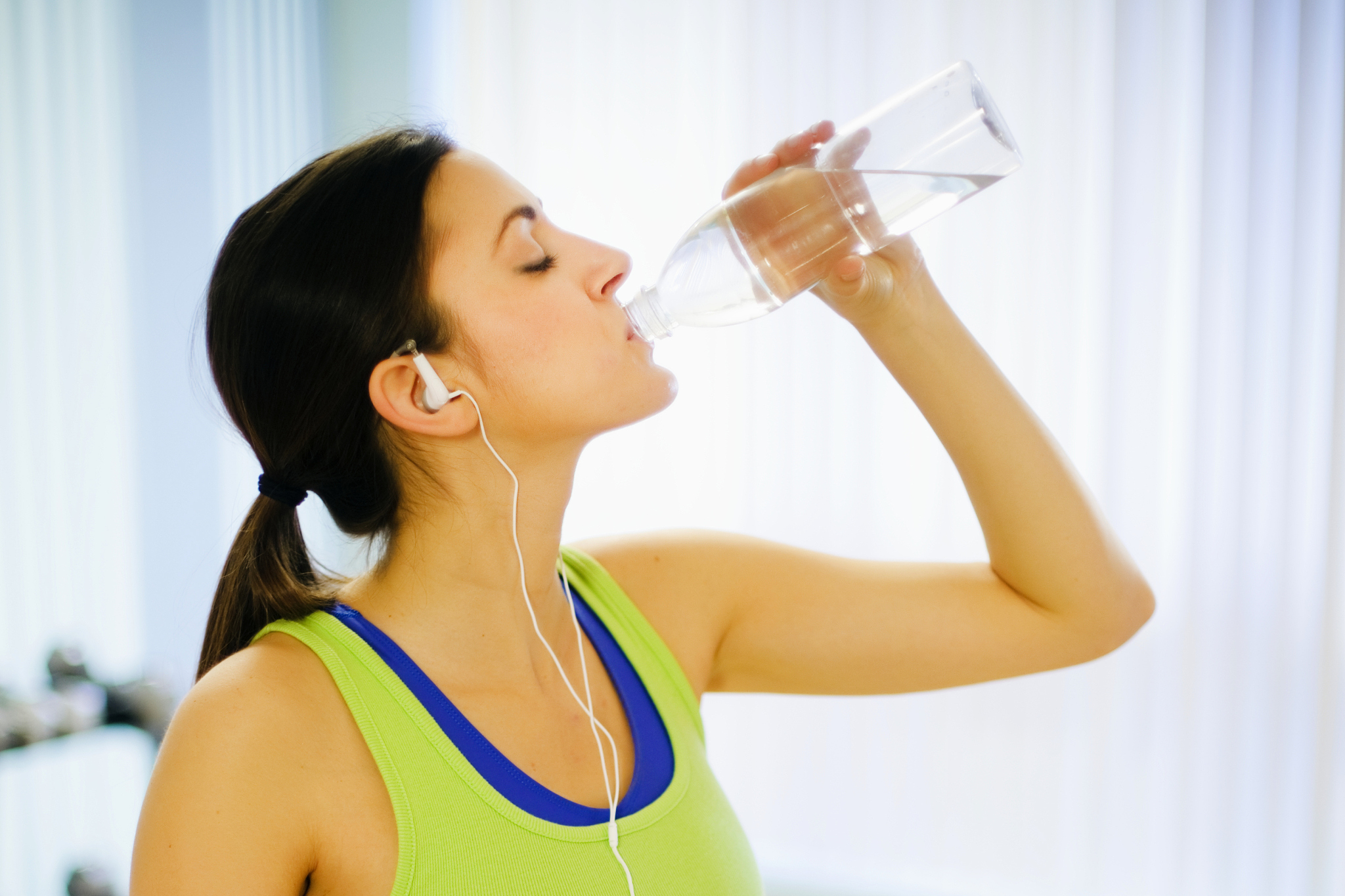 运动后喝多少水合适