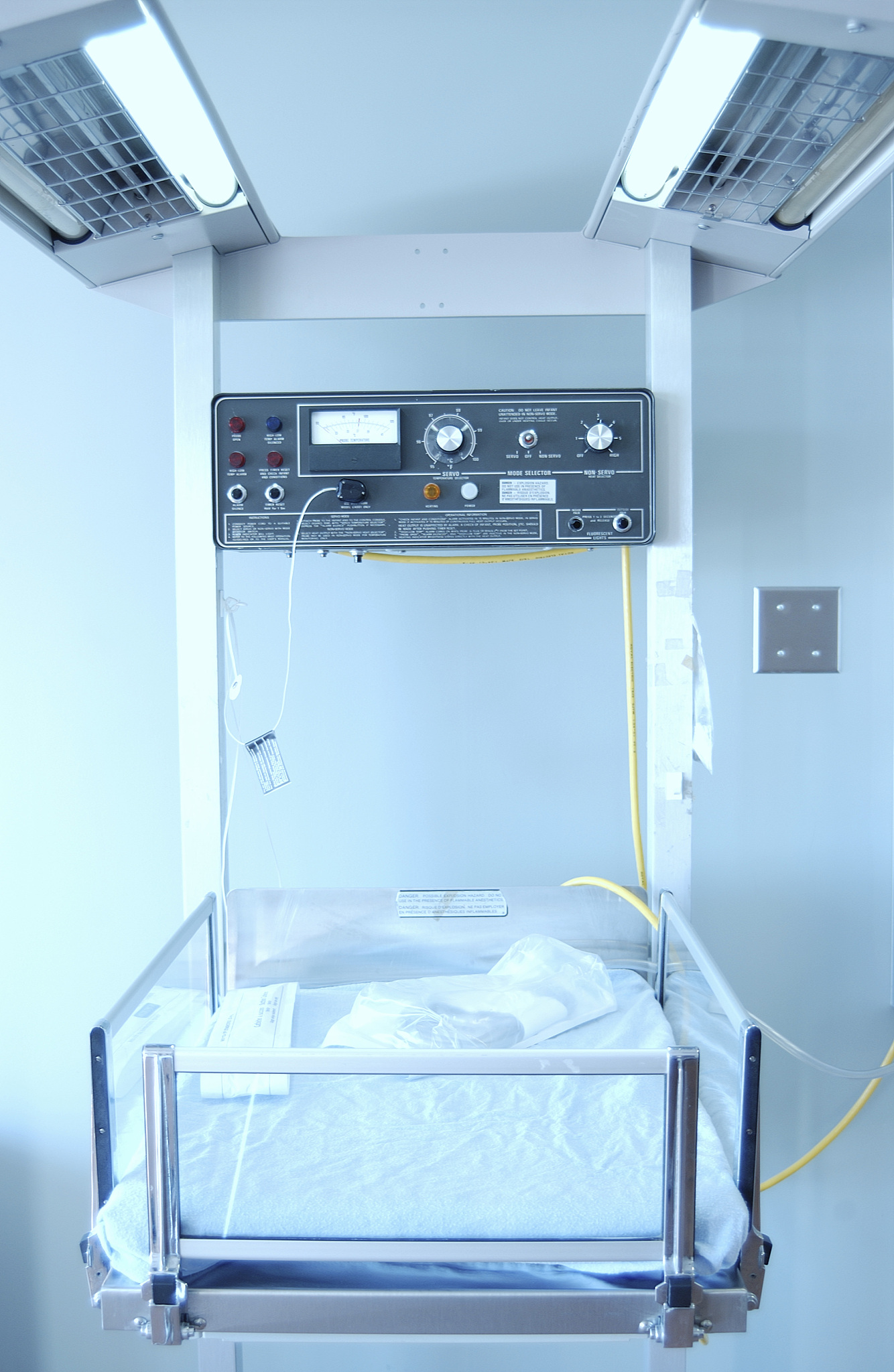 基于STM32的婴幼儿智能消毒柜设计：便捷高效的消毒解决方案