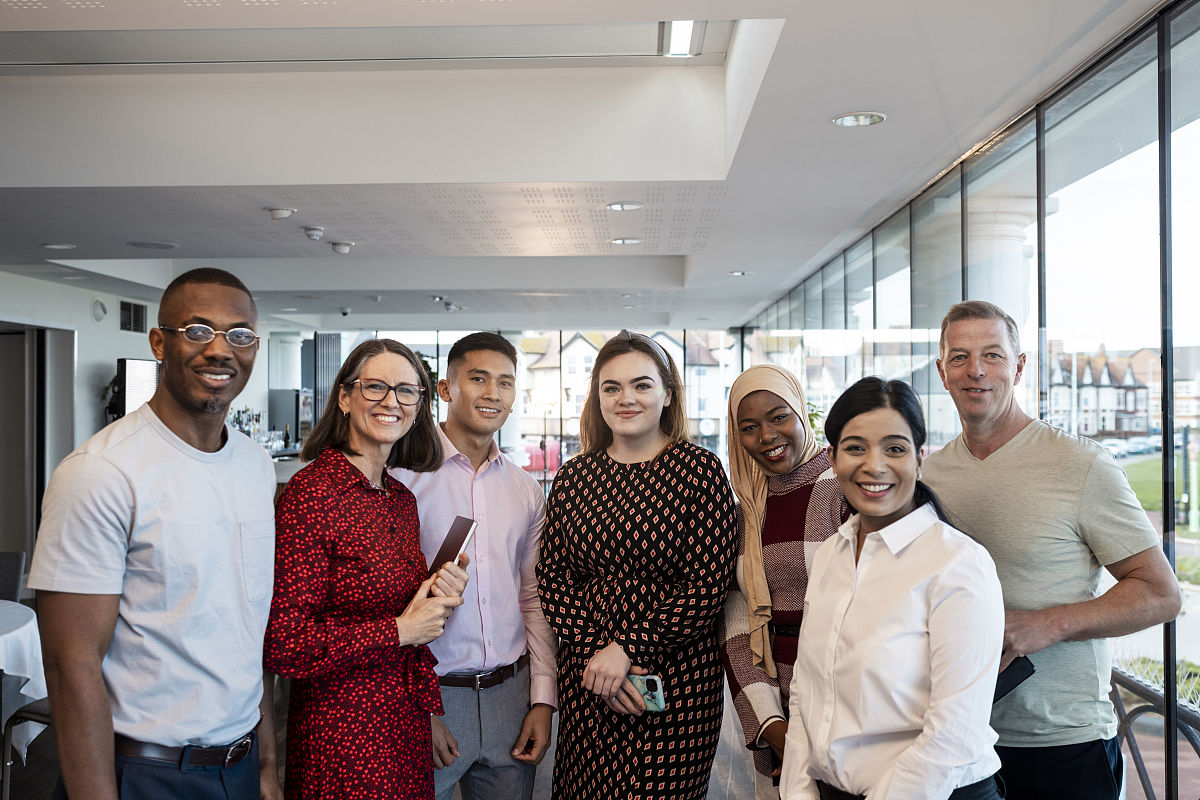 形象设计师必备技能：从沟通到创新，全方位解析