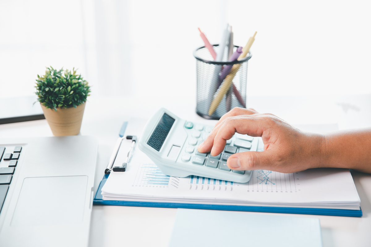 帮我写四篇会计工作、学习和生活的主要收获与体会 每篇200字