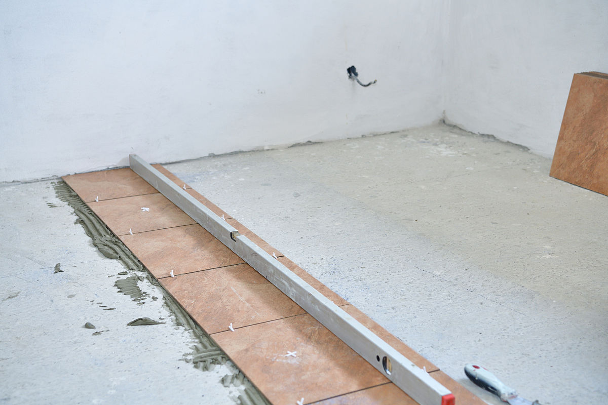 瓷砖地板怎么连接