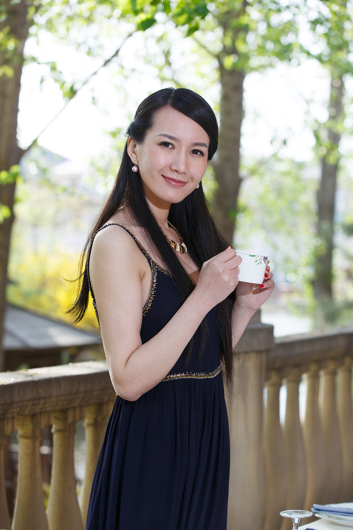 优雅的东方女人