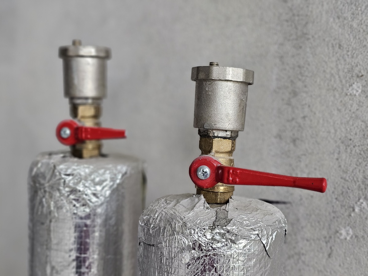 煤气罐如何关闭？阀门旋转方向解析