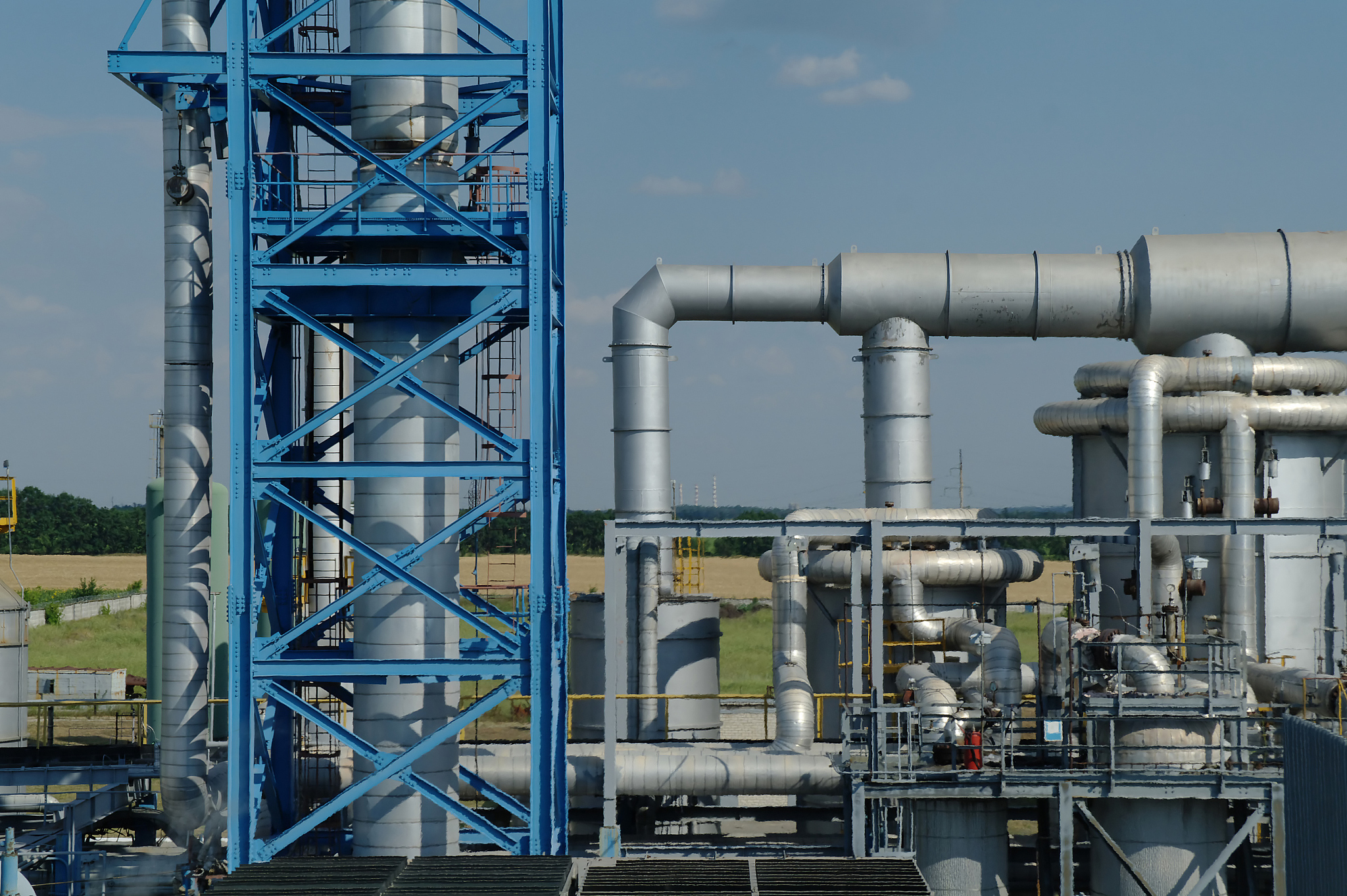 Write a 3000 word article about Lantec Patented Products LANPAC tower packing