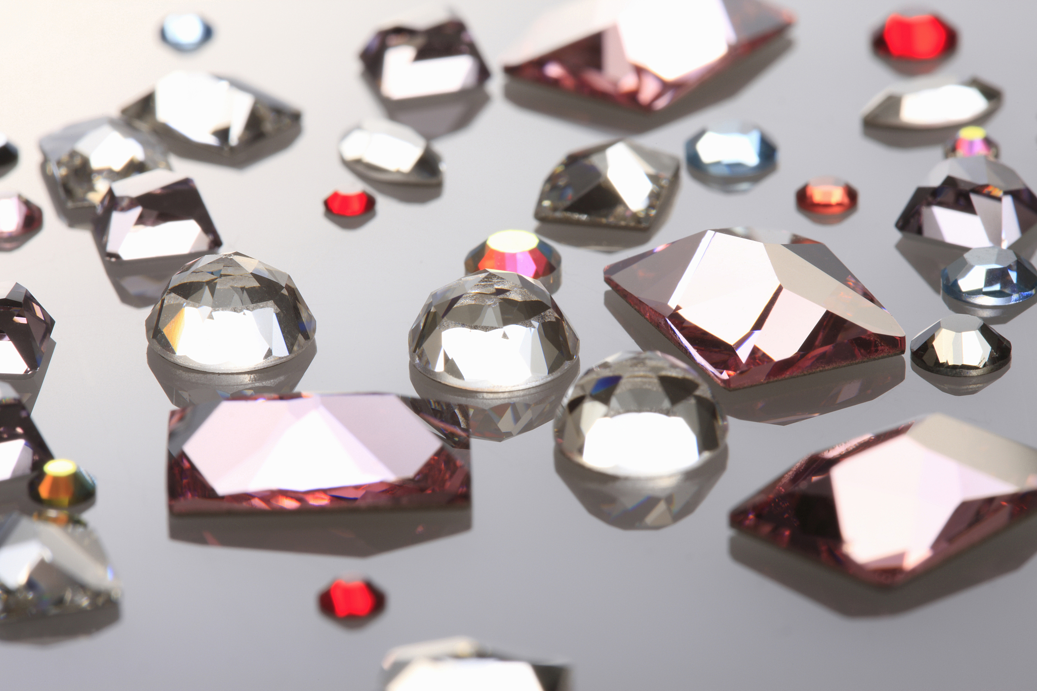 闪耀心动 | 精致不锈钢金属心形宝石