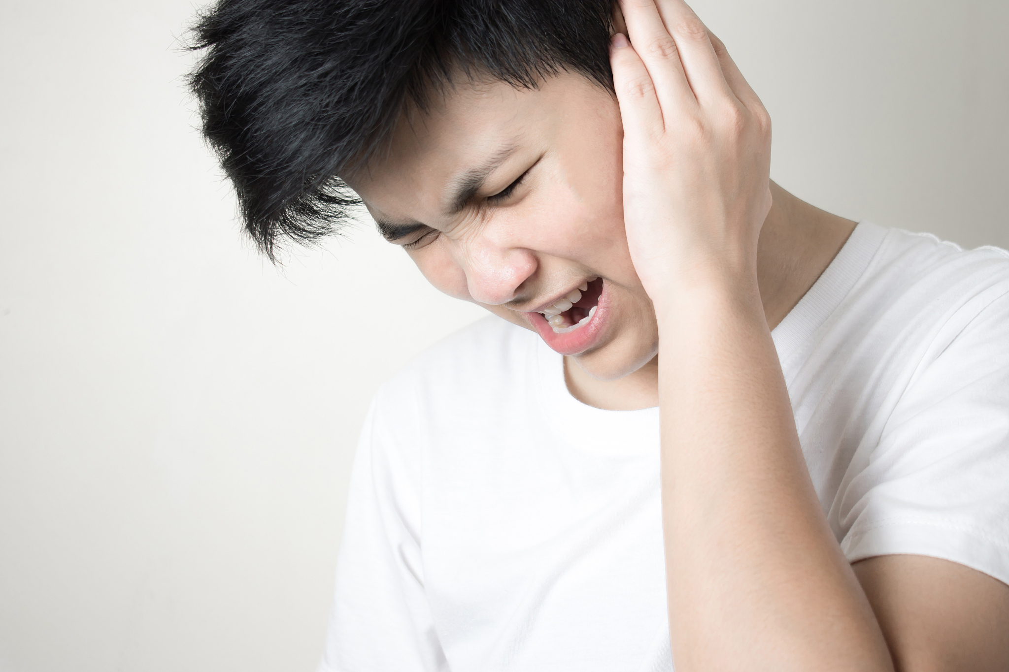 嗓子疼咳嗽耳朵痒疼？可能是这些问题！