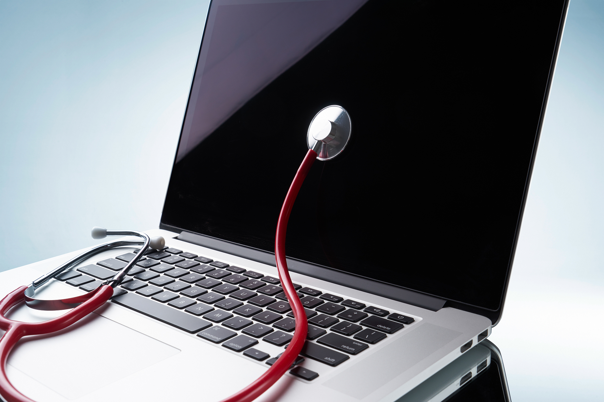 沈阳北软信息职业技术学院五年制大专有高铁乘务专业吗