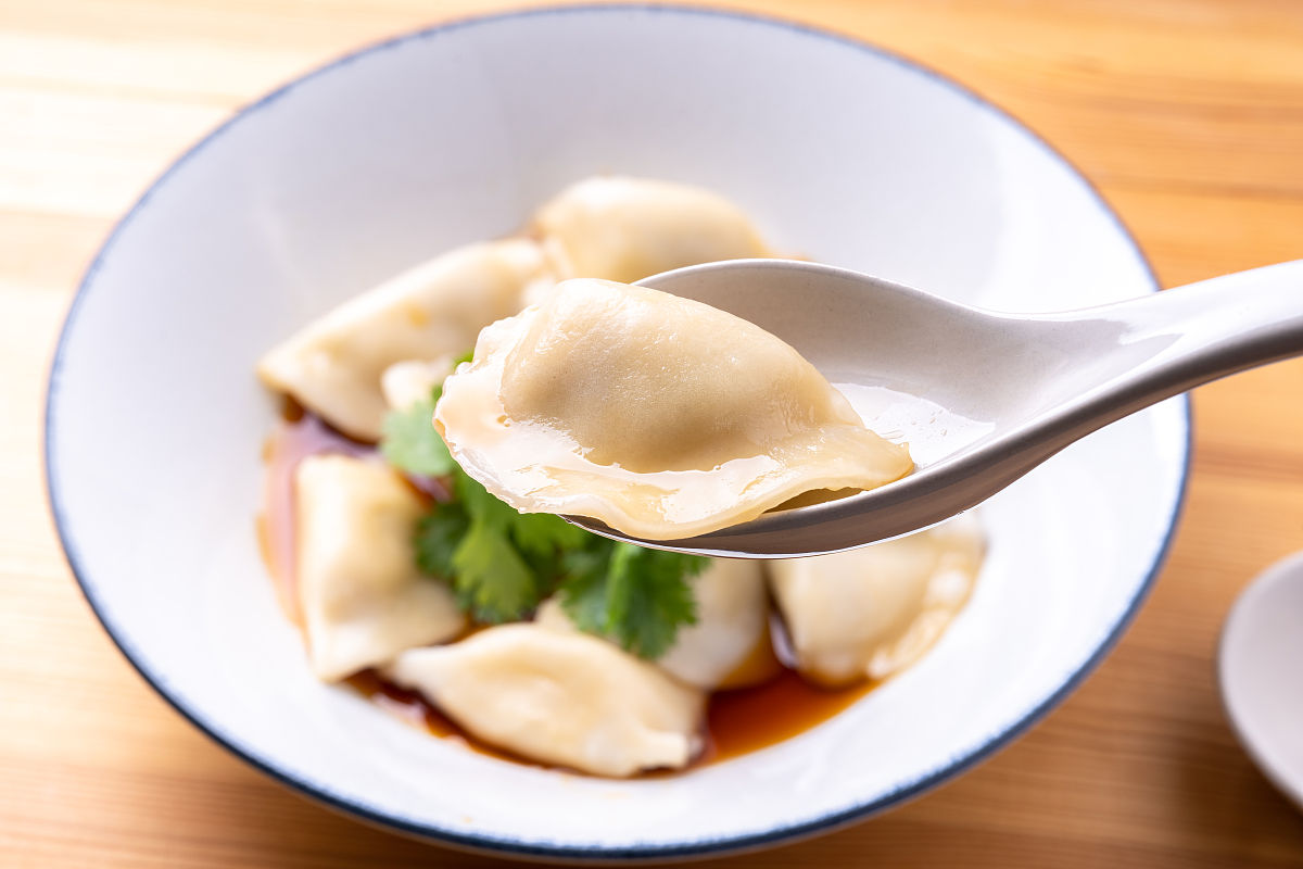 煮冰冻饺子：简单美味的烹饪技巧