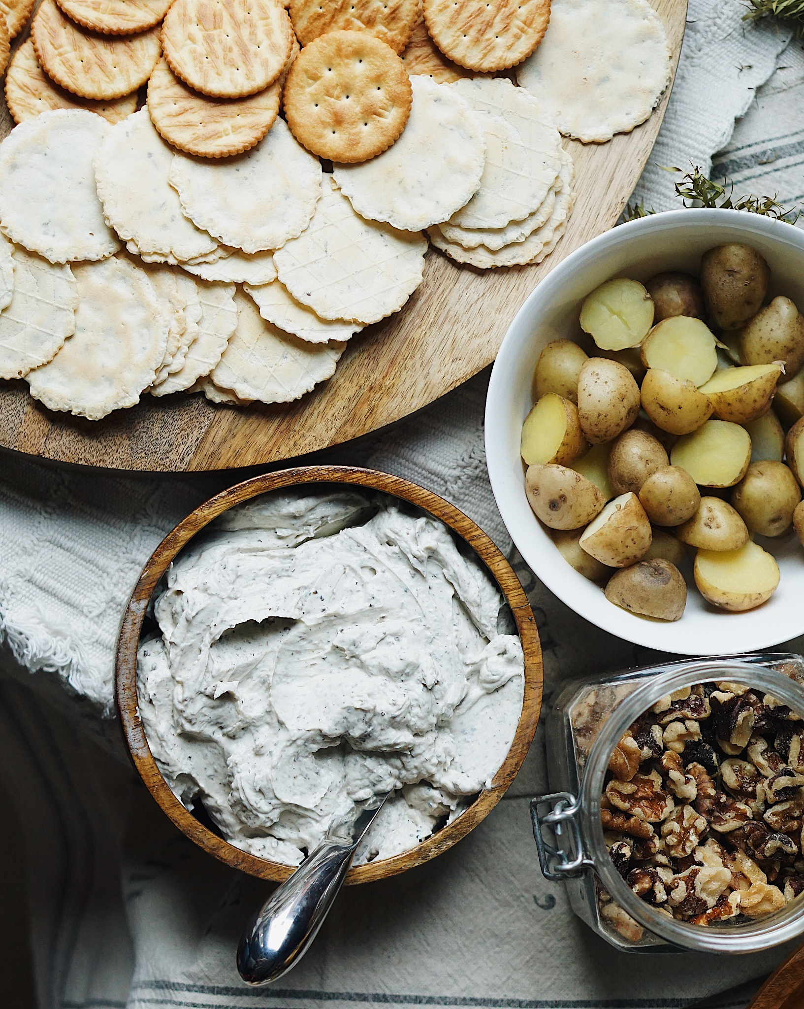 我需要你作为一名SEO帮助我把对应的关键词变为包含多个需求且吸引人的SEO长标题但要注意长标题不可以是疑问句以下是内容：冻胚移植后能不能吃陈皮