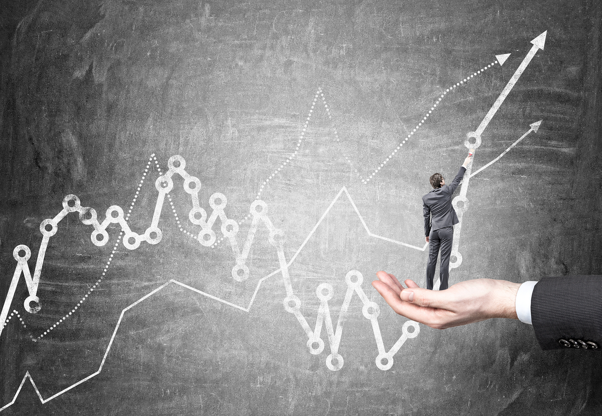 现在你是一位非常资深的量化投资专家和行为经济学家请深入详细的解释为什么投资者往往在刚开始亏损的时候不愿意卖往往一卖股票就开始涨。