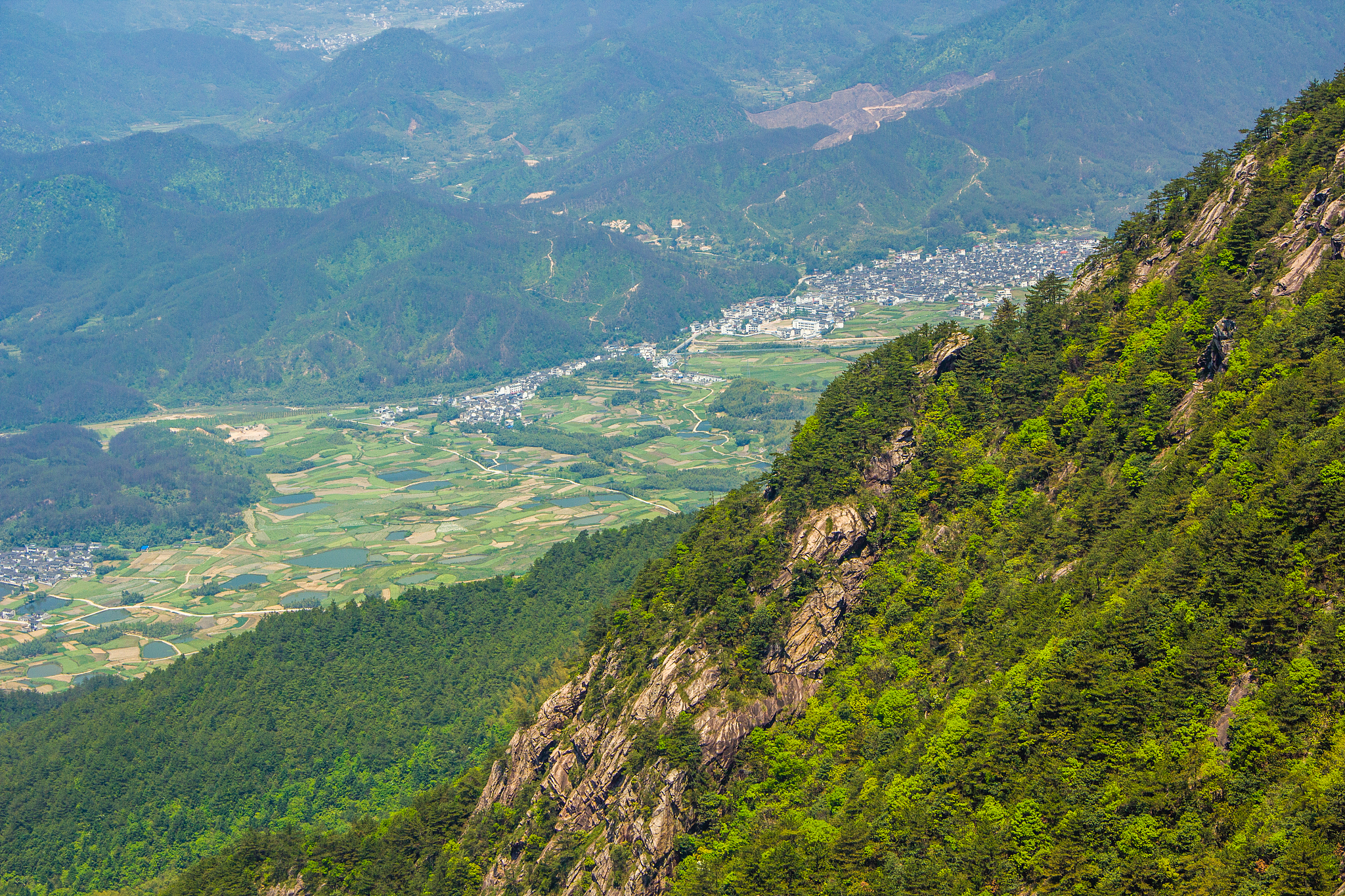 总亩数为658按照亩产量≈300-350斤各大约分配多少斤390 300 442 352 770 364 312 1345 1100 370 295 270 270