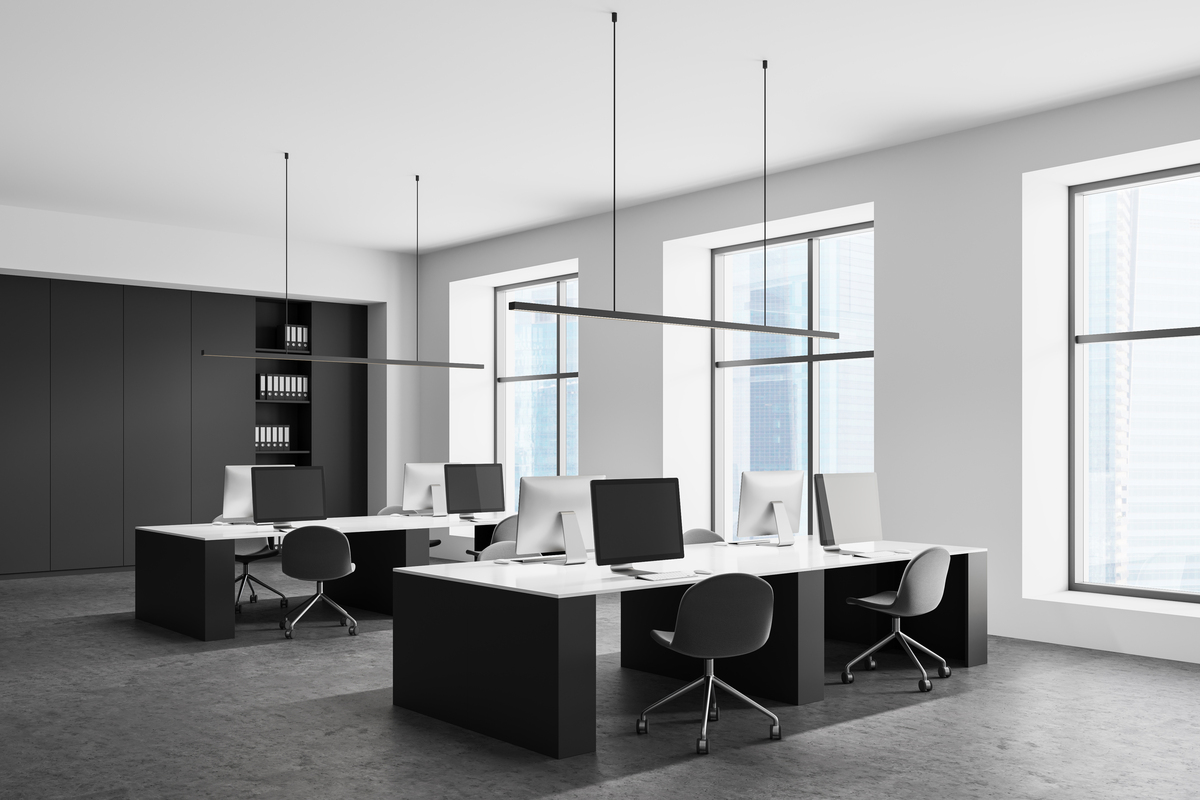 四张长方形桌子，一人办公，如何布局不空旷？