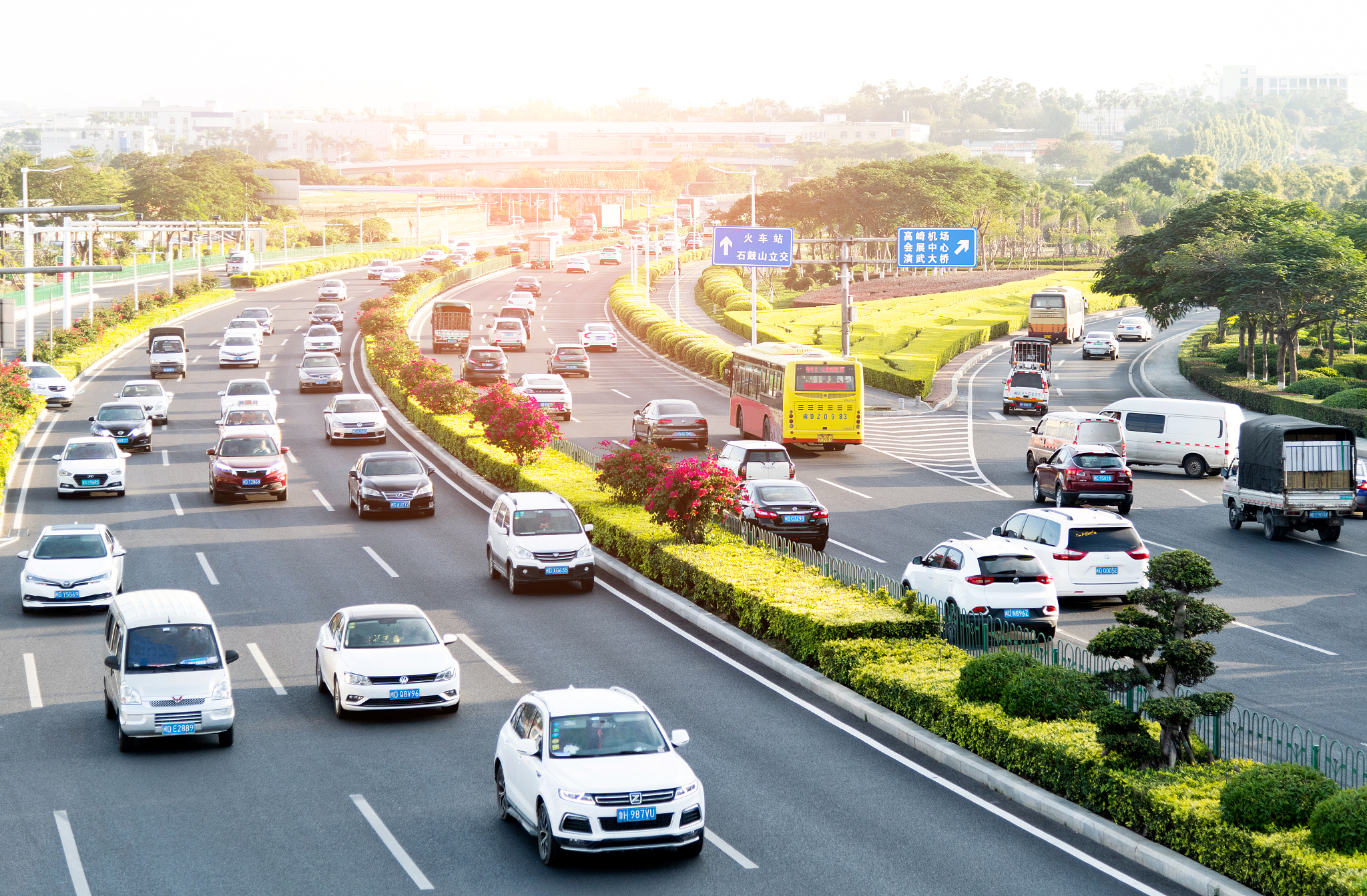 道路拓宽工程研究：背景、影响及可持续发展