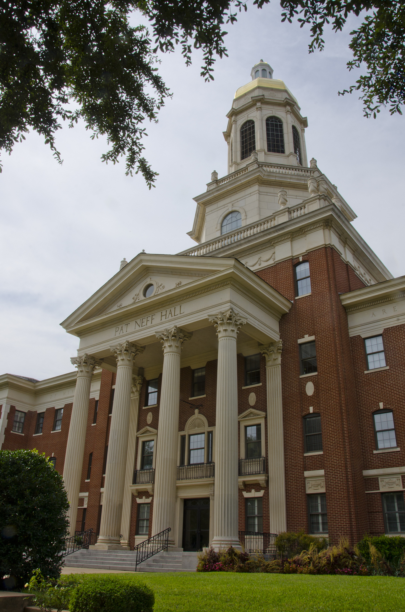 pat neff hall at baylor university