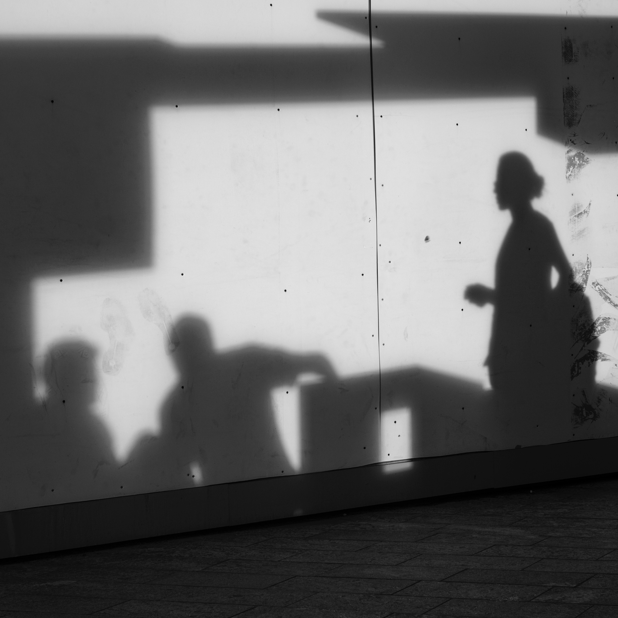 《人间失格》解读：孤独、无助与人性挣扎