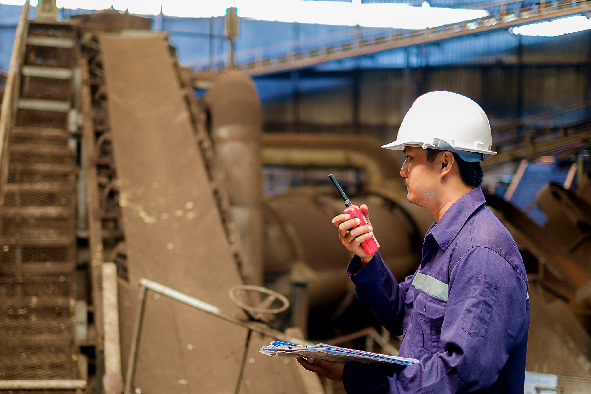 engineer working in the production line process plant, industria