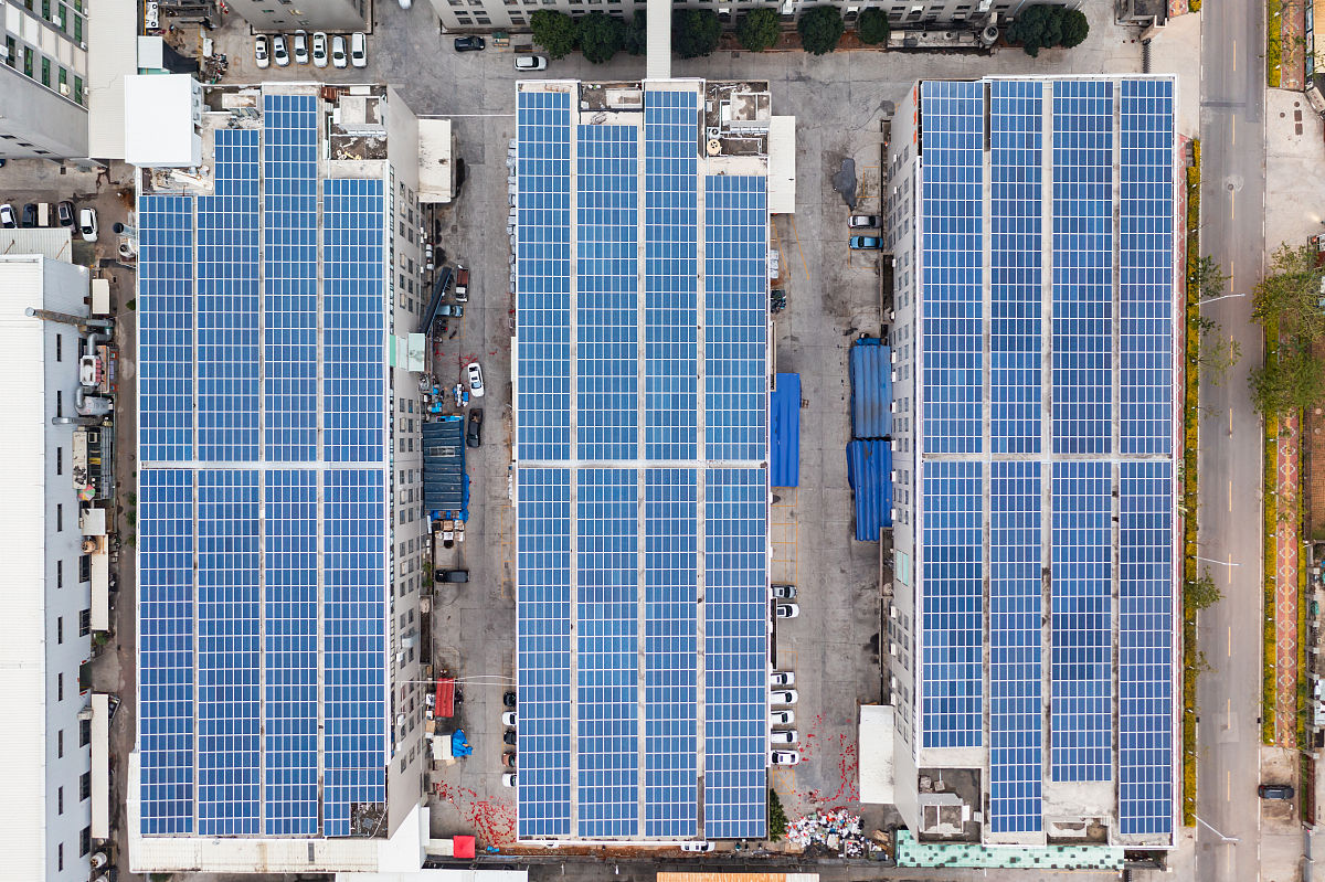 a complex investment project that aims to build a Solar Power Station in HongKong show me the detail of the project includes cash flow analysis I need numbers