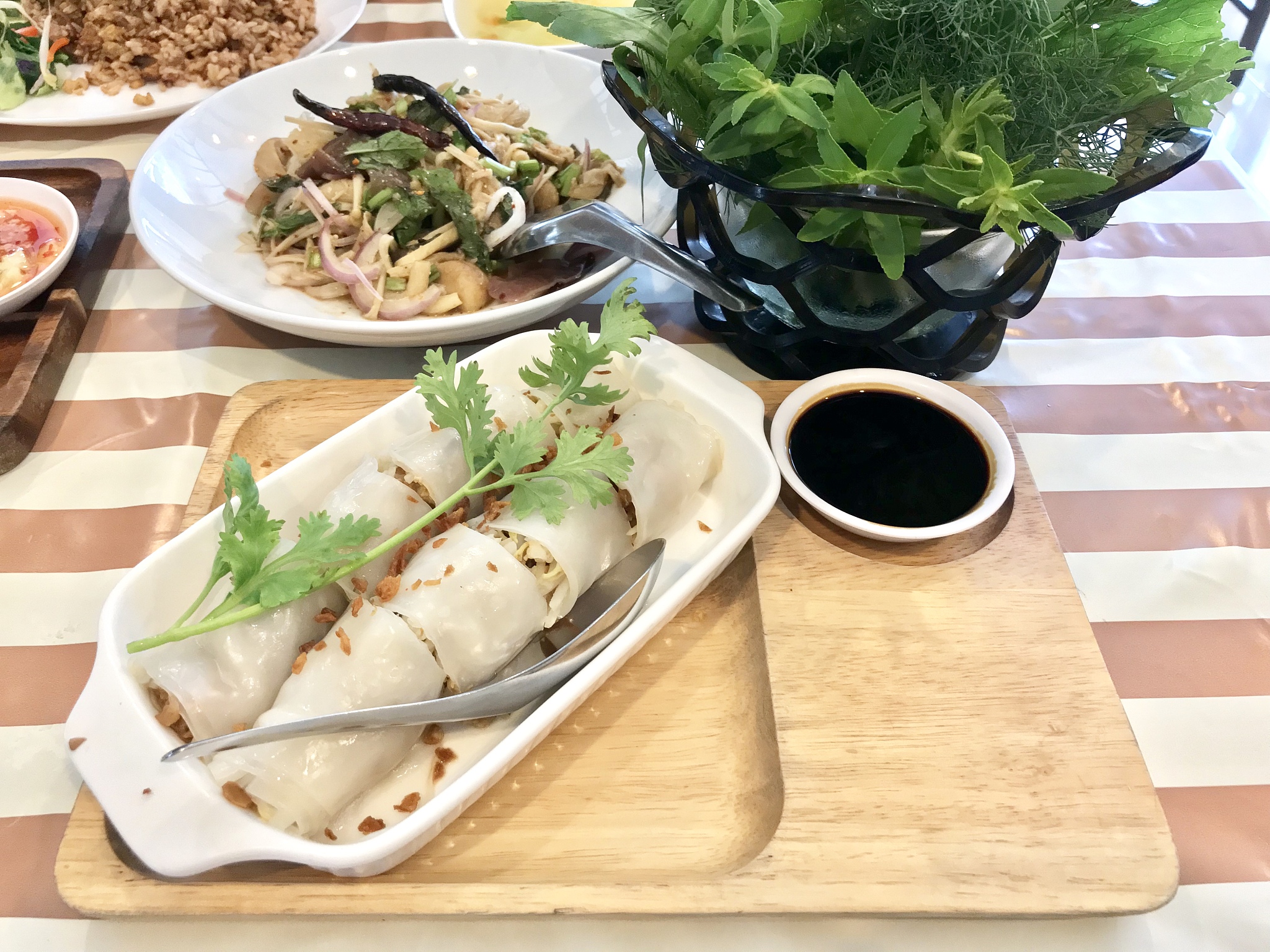 春饼卷什么菜最好吃？春季必备美味搭配指南