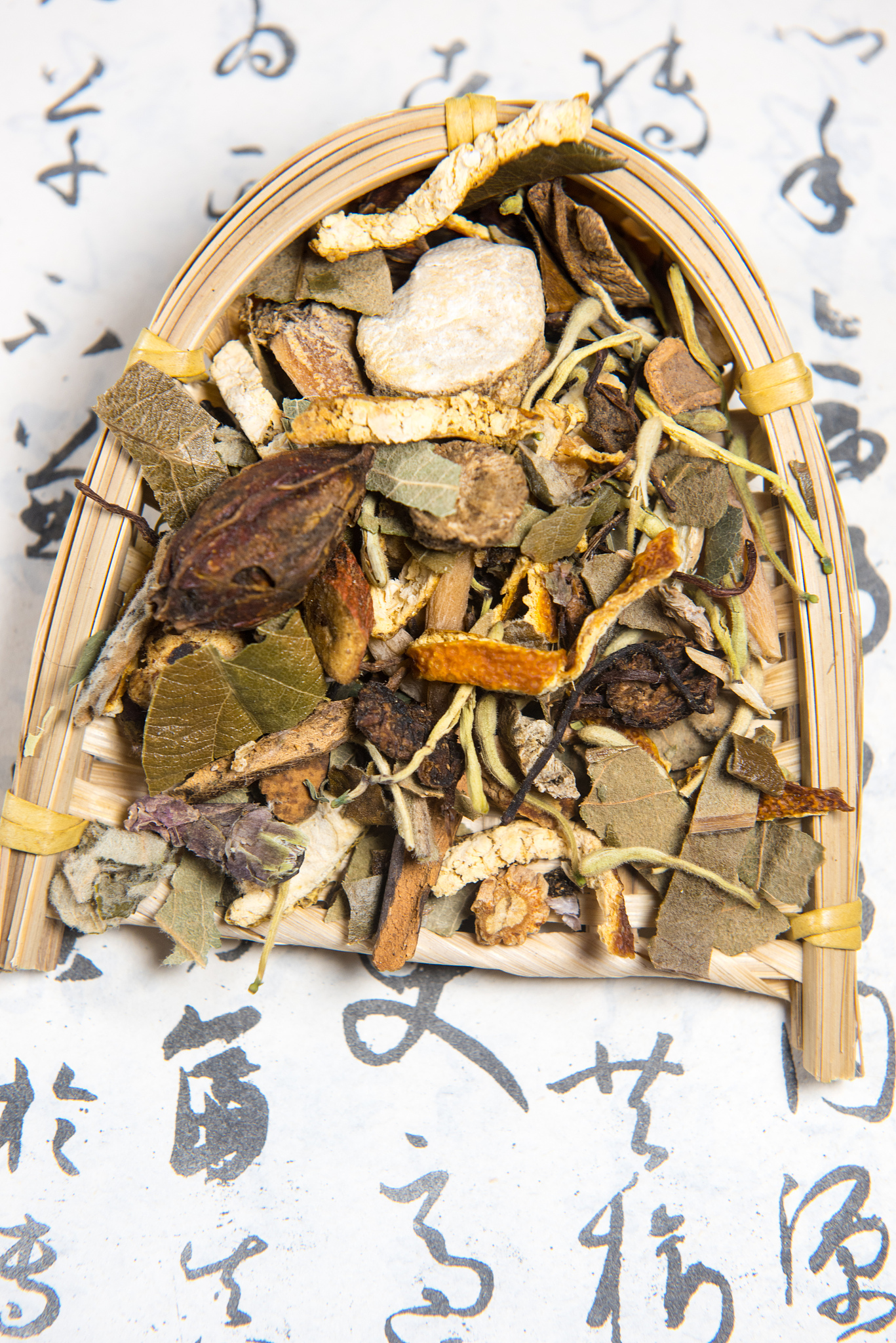 荷叶粒的功效与作用：清热利水，消食化积 - 全面解析