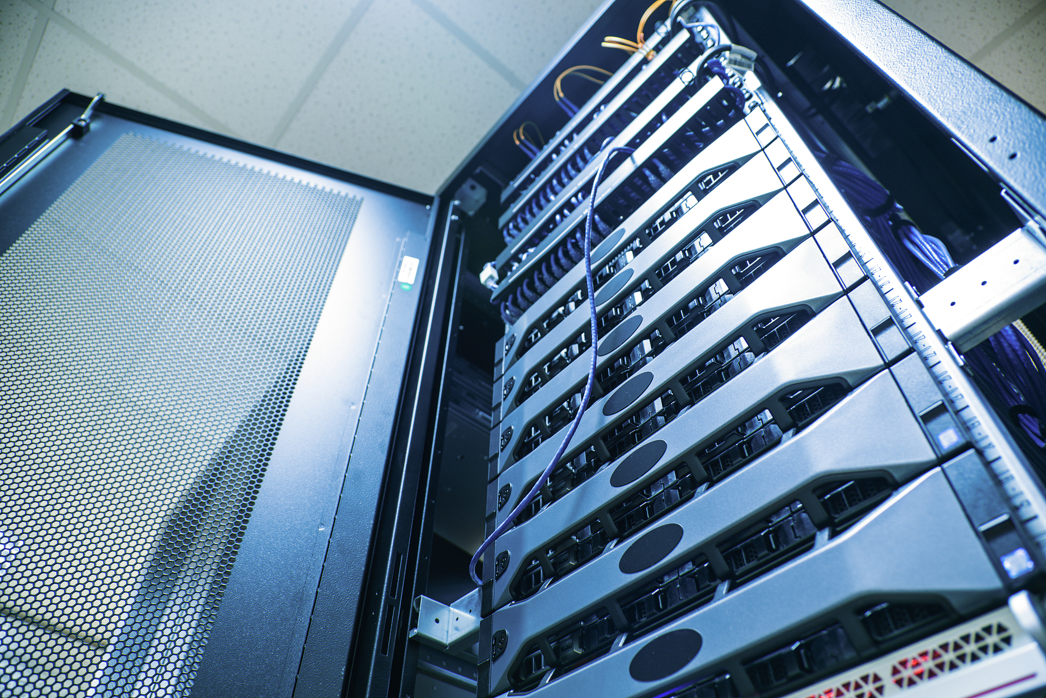 高级计算机：定义、特点和应用领域