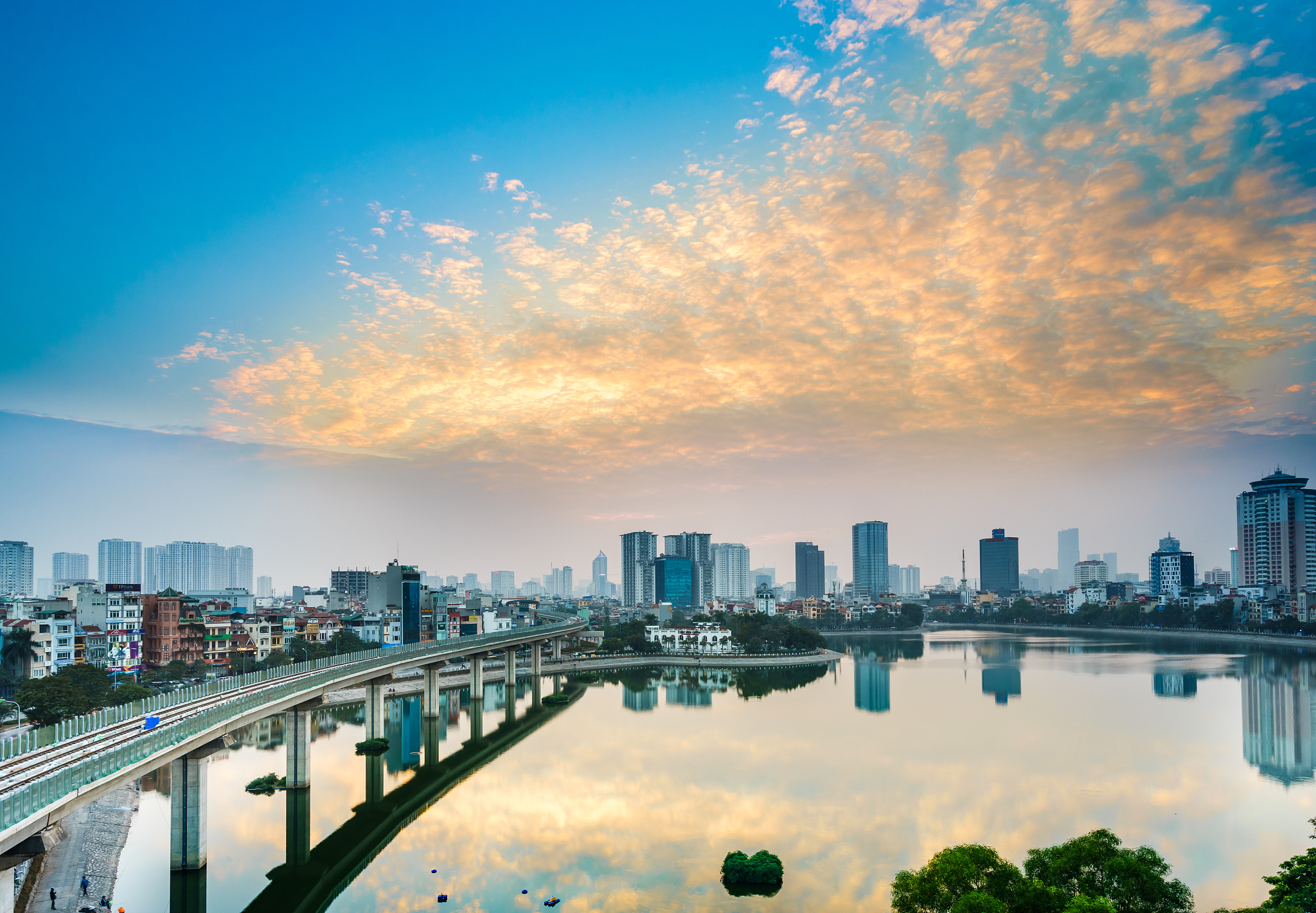 hoang cau lake - hanoi cityscape