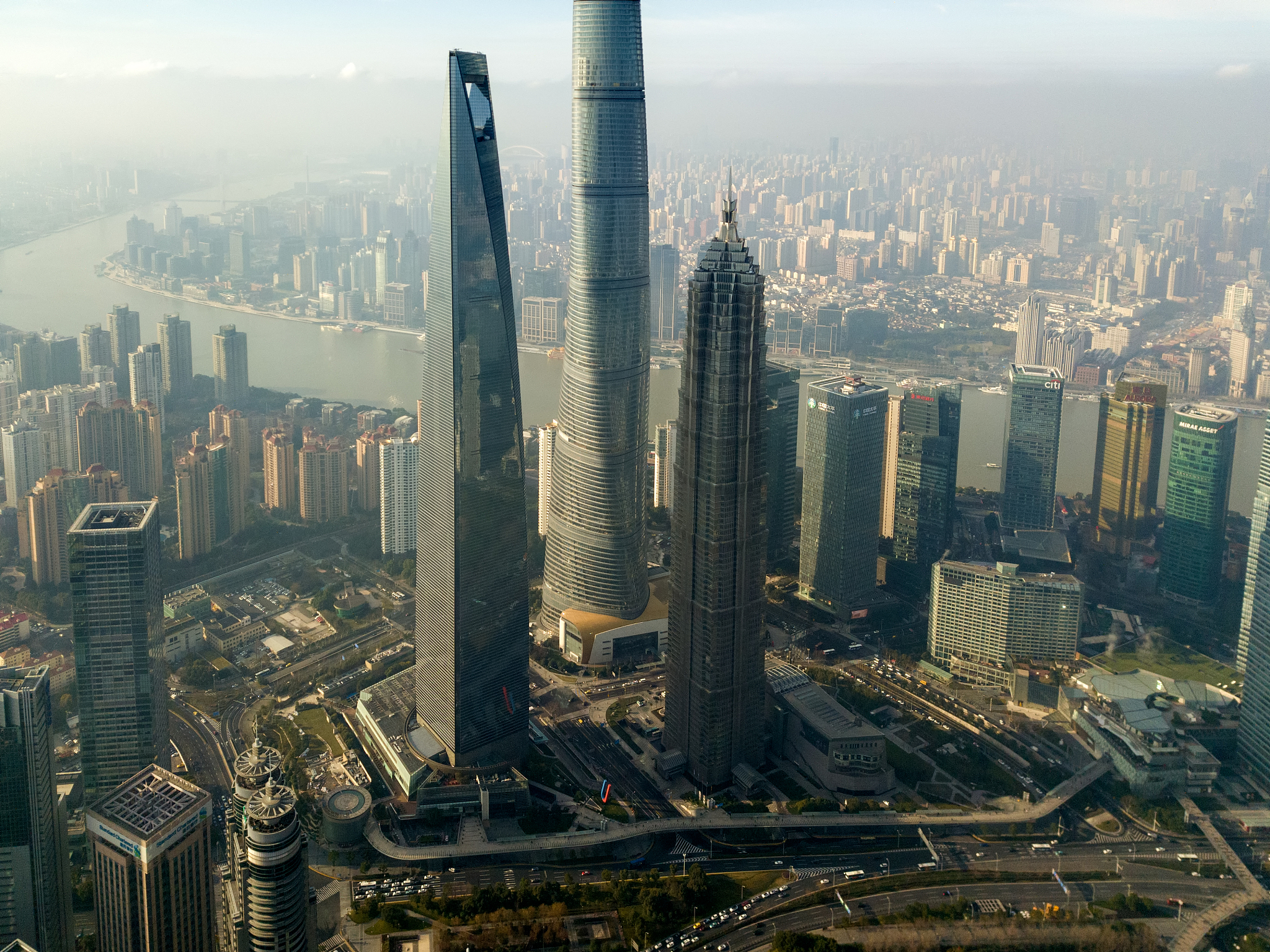 上海成为国际金融中心的机遇和挑战